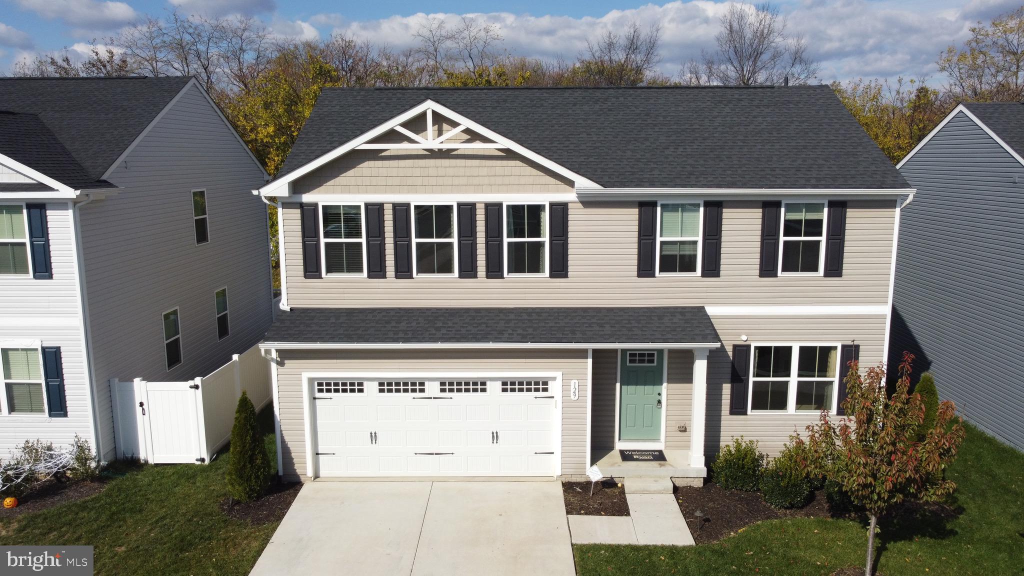 THE VILLAGE AT MIDDLETOWN - Residential Lease