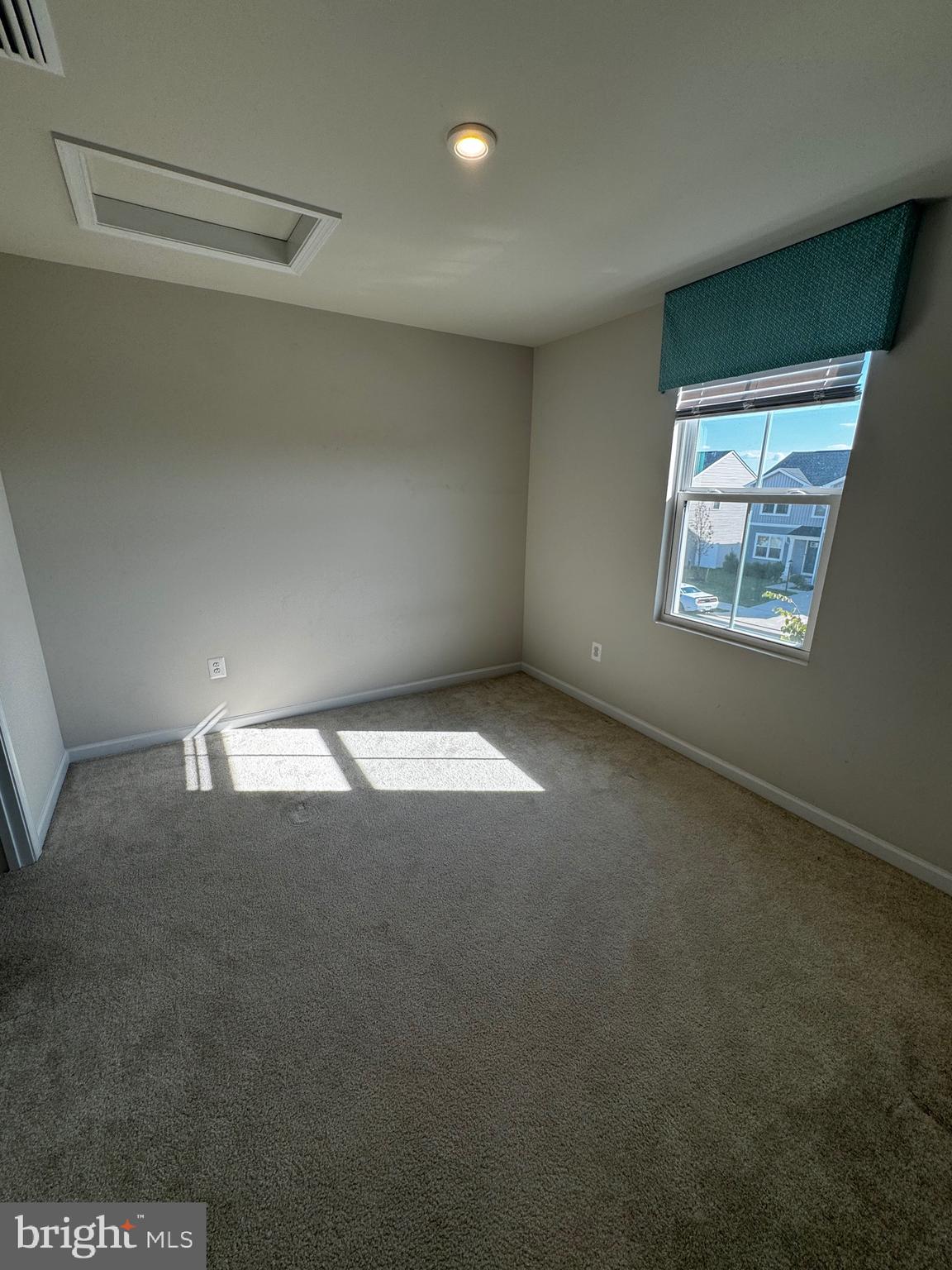 THE VILLAGE AT MIDDLETOWN - Residential Lease