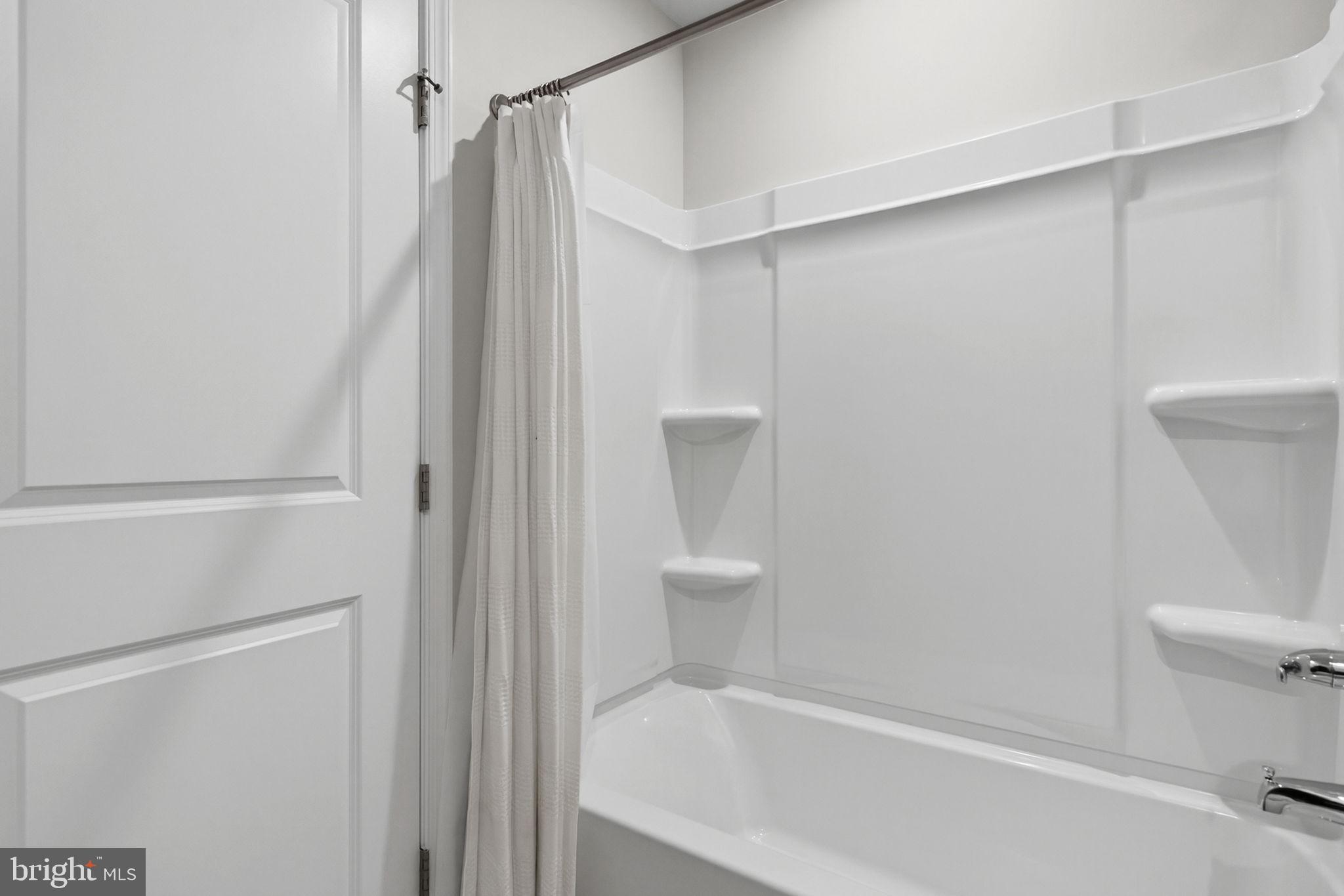 THE VILLAGE AT MIDDLETOWN - Residential Lease