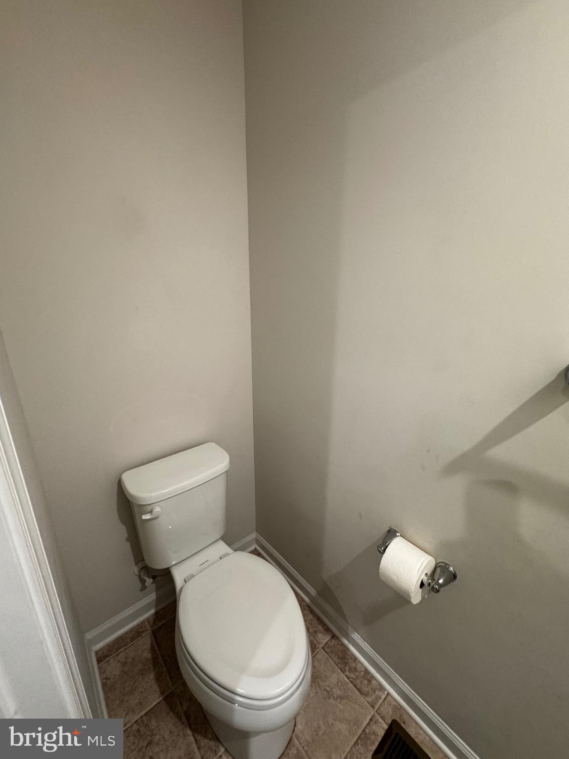 THE VILLAGE AT MIDDLETOWN - Residential Lease