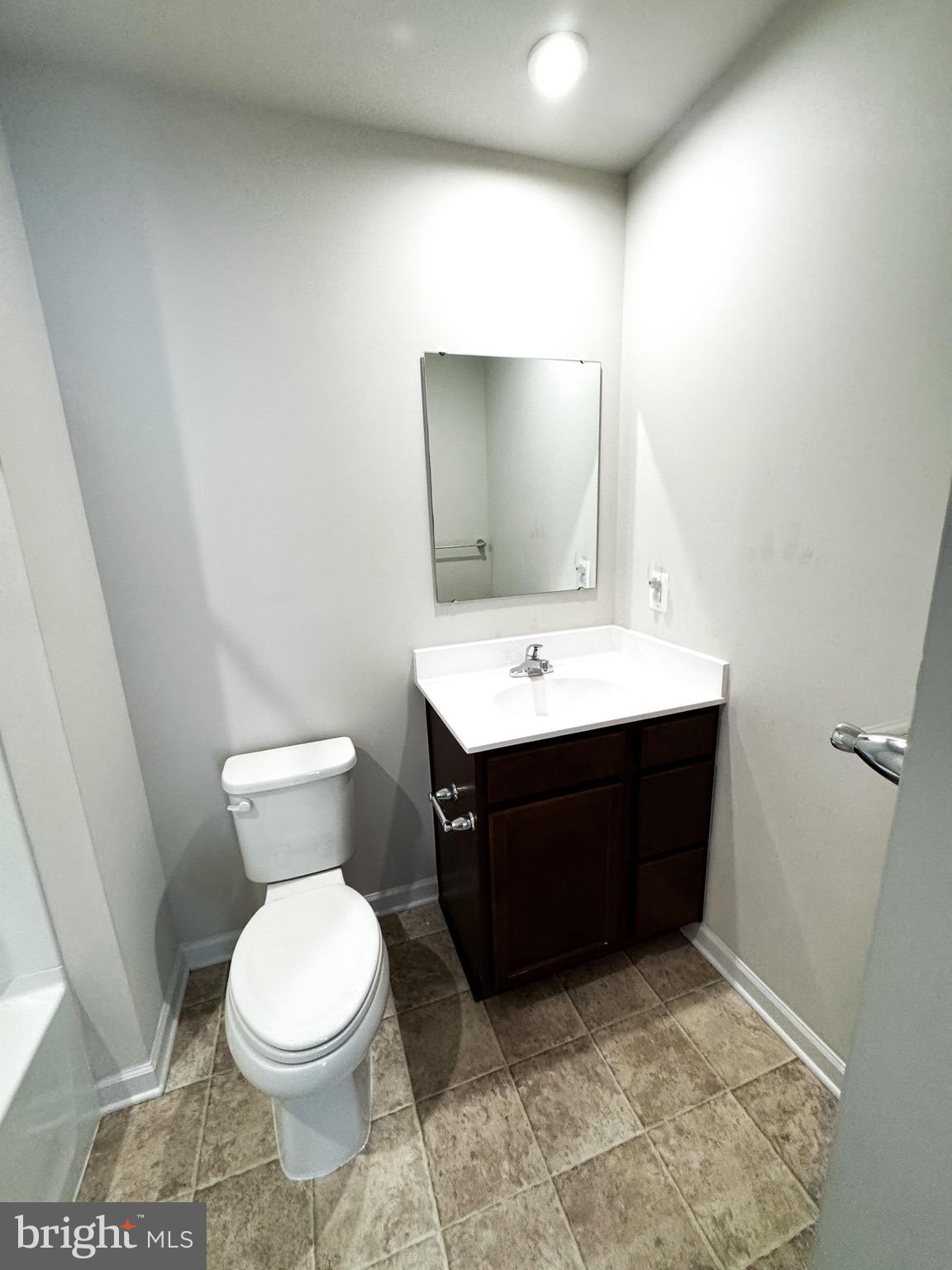 THE VILLAGE AT MIDDLETOWN - Residential Lease