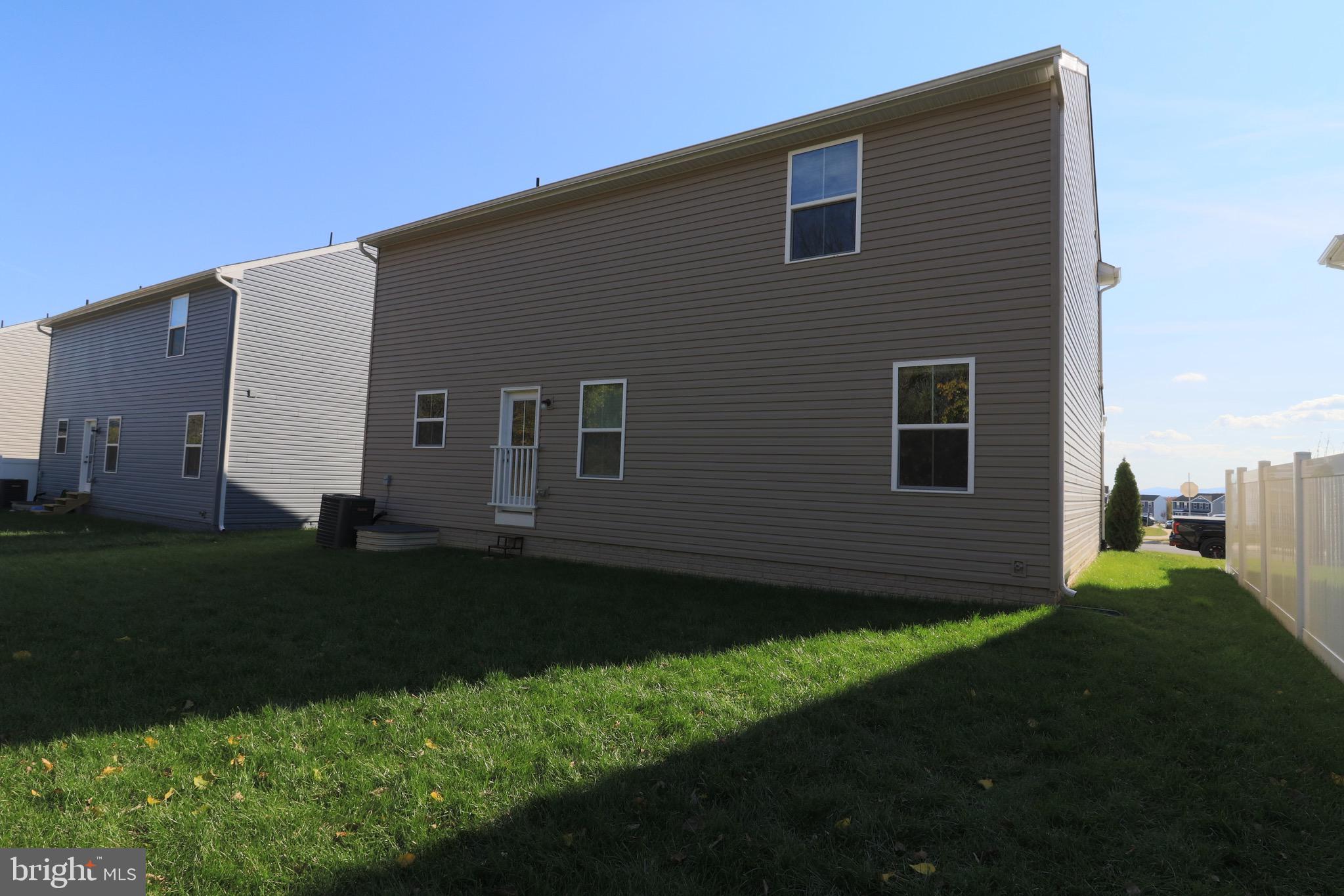 THE VILLAGE AT MIDDLETOWN - Residential Lease