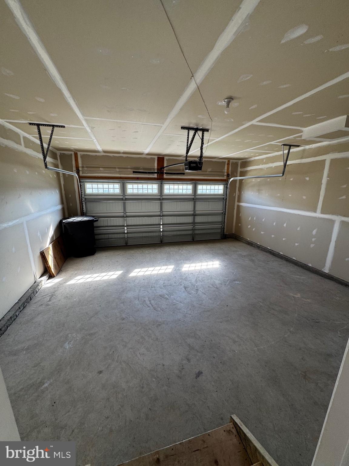 THE VILLAGE AT MIDDLETOWN - Residential Lease