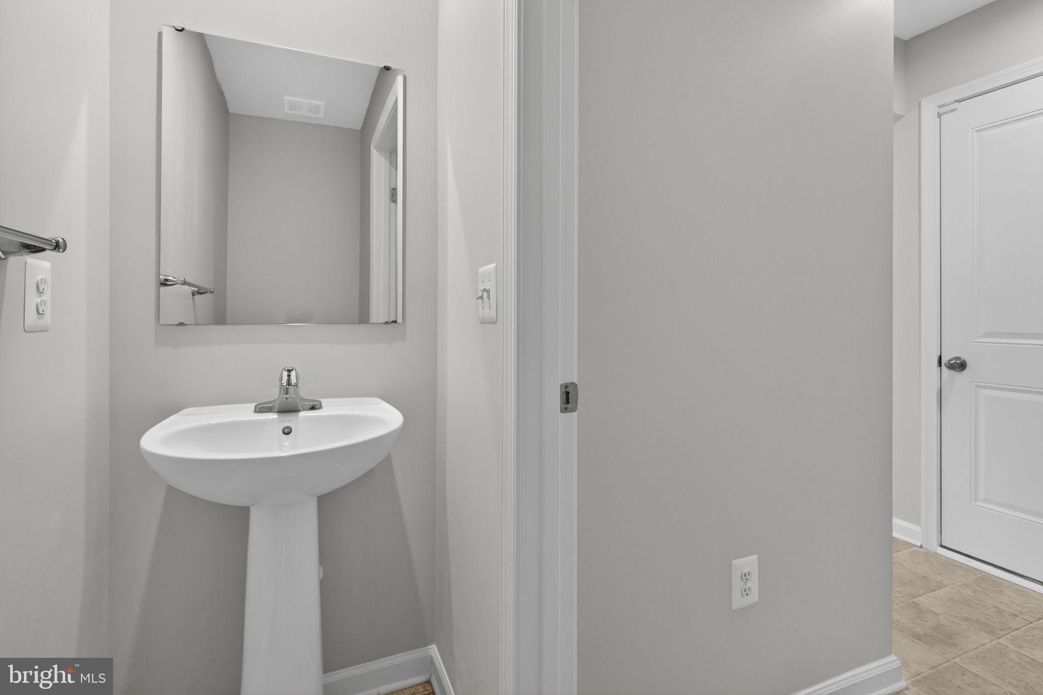 THE VILLAGE AT MIDDLETOWN - Residential Lease