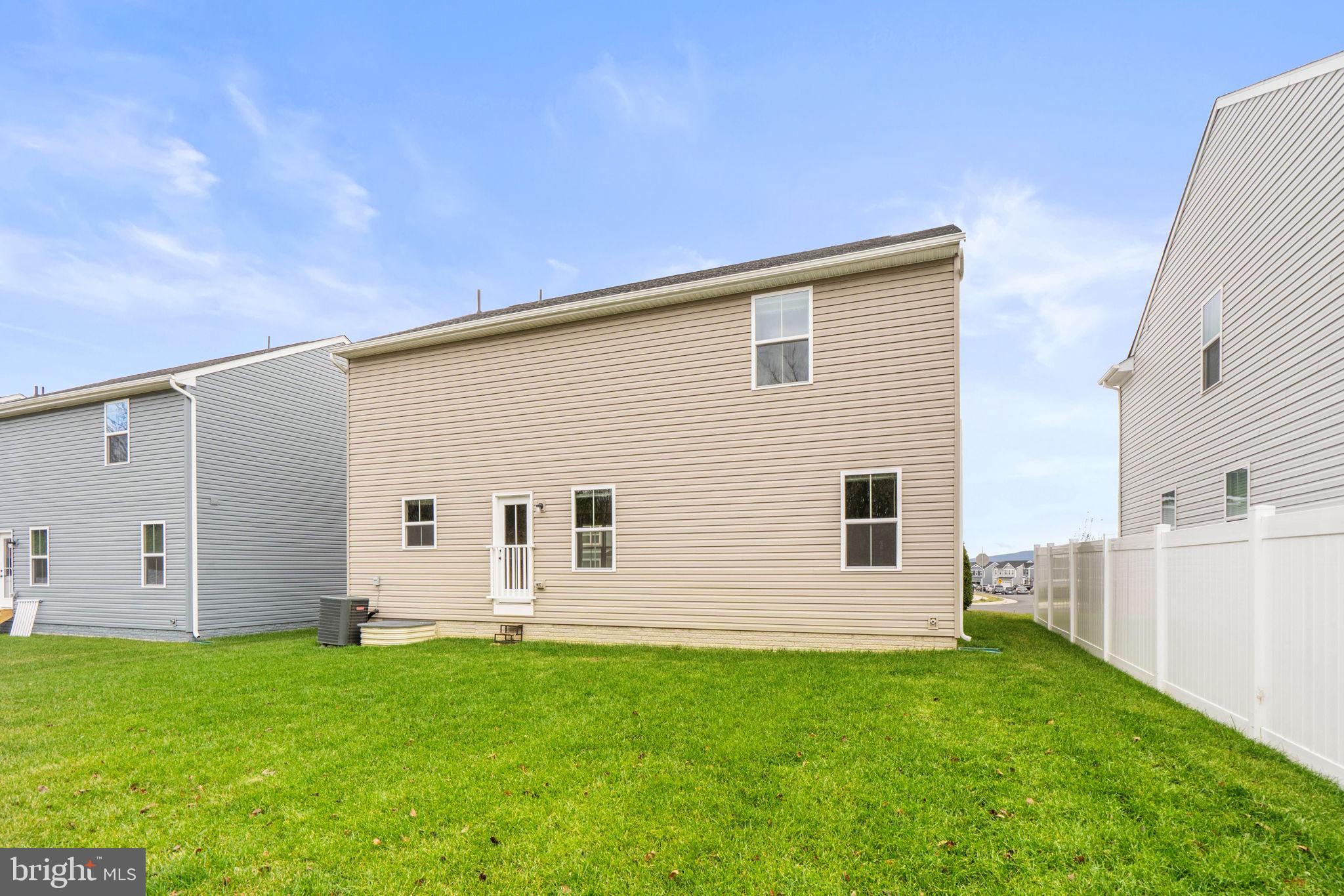 THE VILLAGE AT MIDDLETOWN - Residential Lease