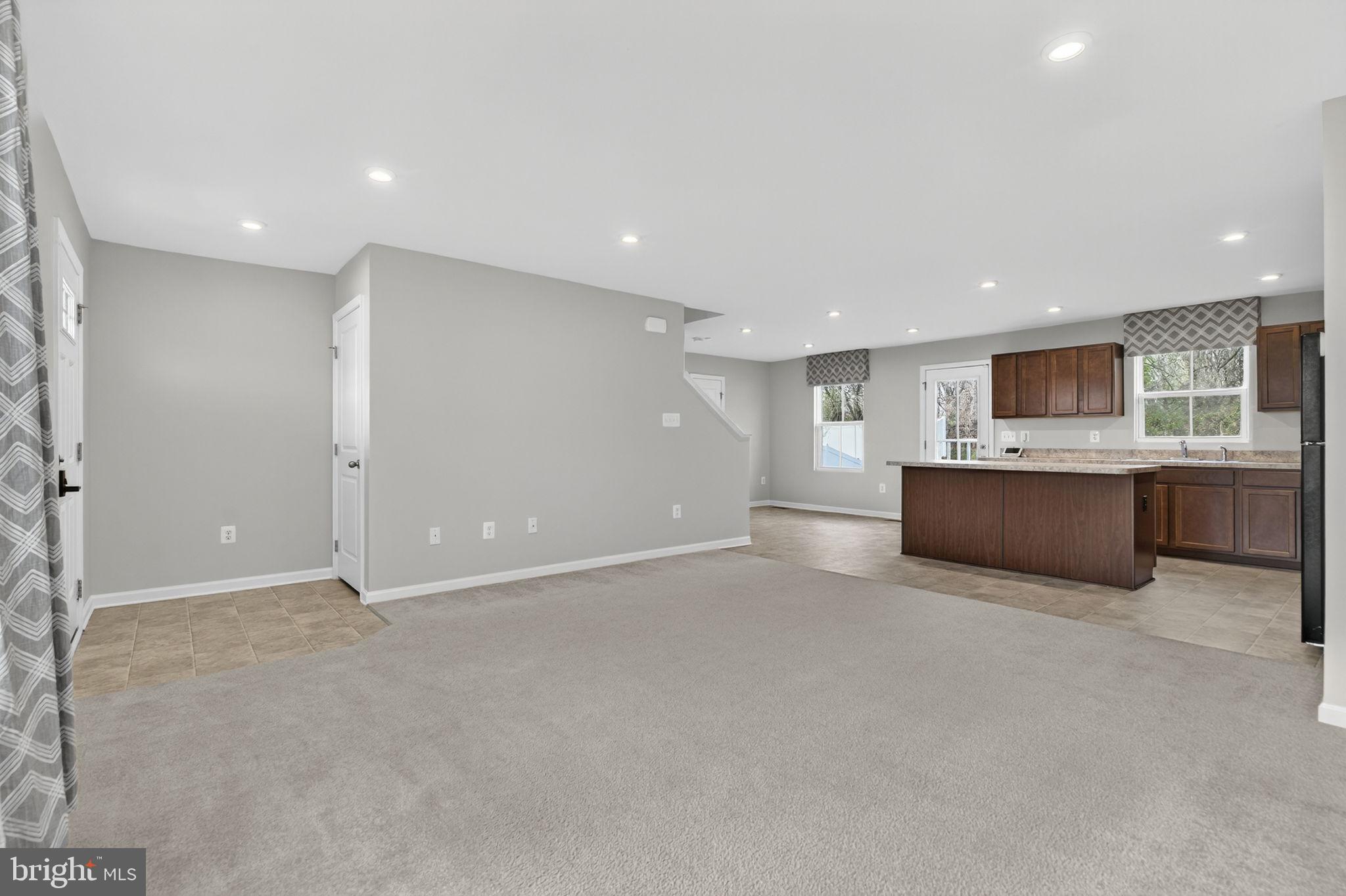 THE VILLAGE AT MIDDLETOWN - Residential Lease