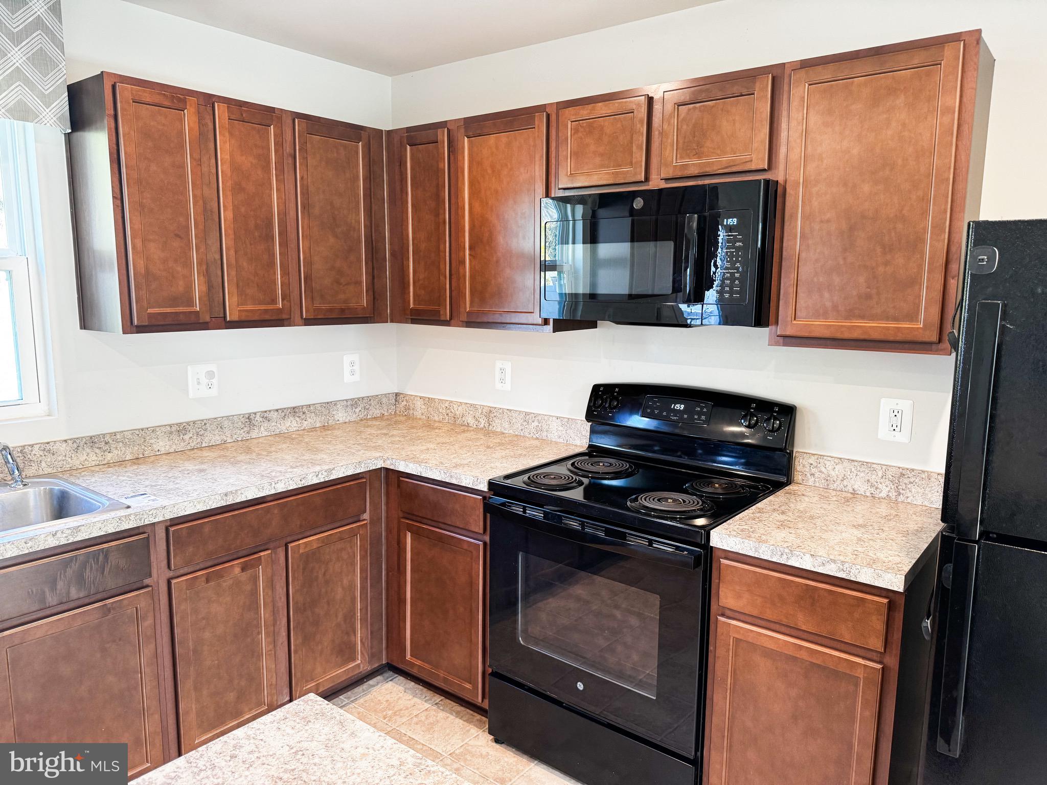 THE VILLAGE AT MIDDLETOWN - Residential Lease