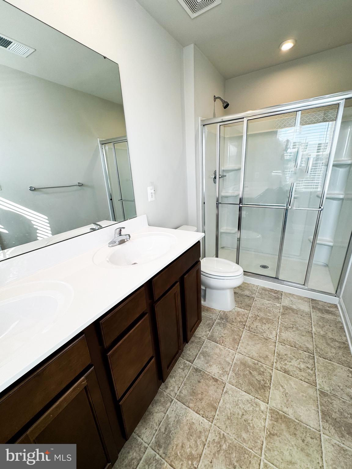 THE VILLAGE AT MIDDLETOWN - Residential Lease