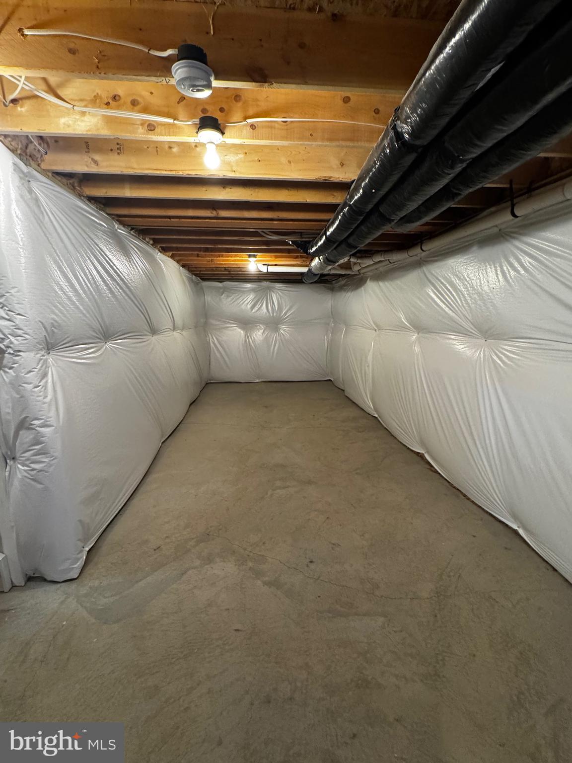 THE VILLAGE AT MIDDLETOWN - Residential Lease