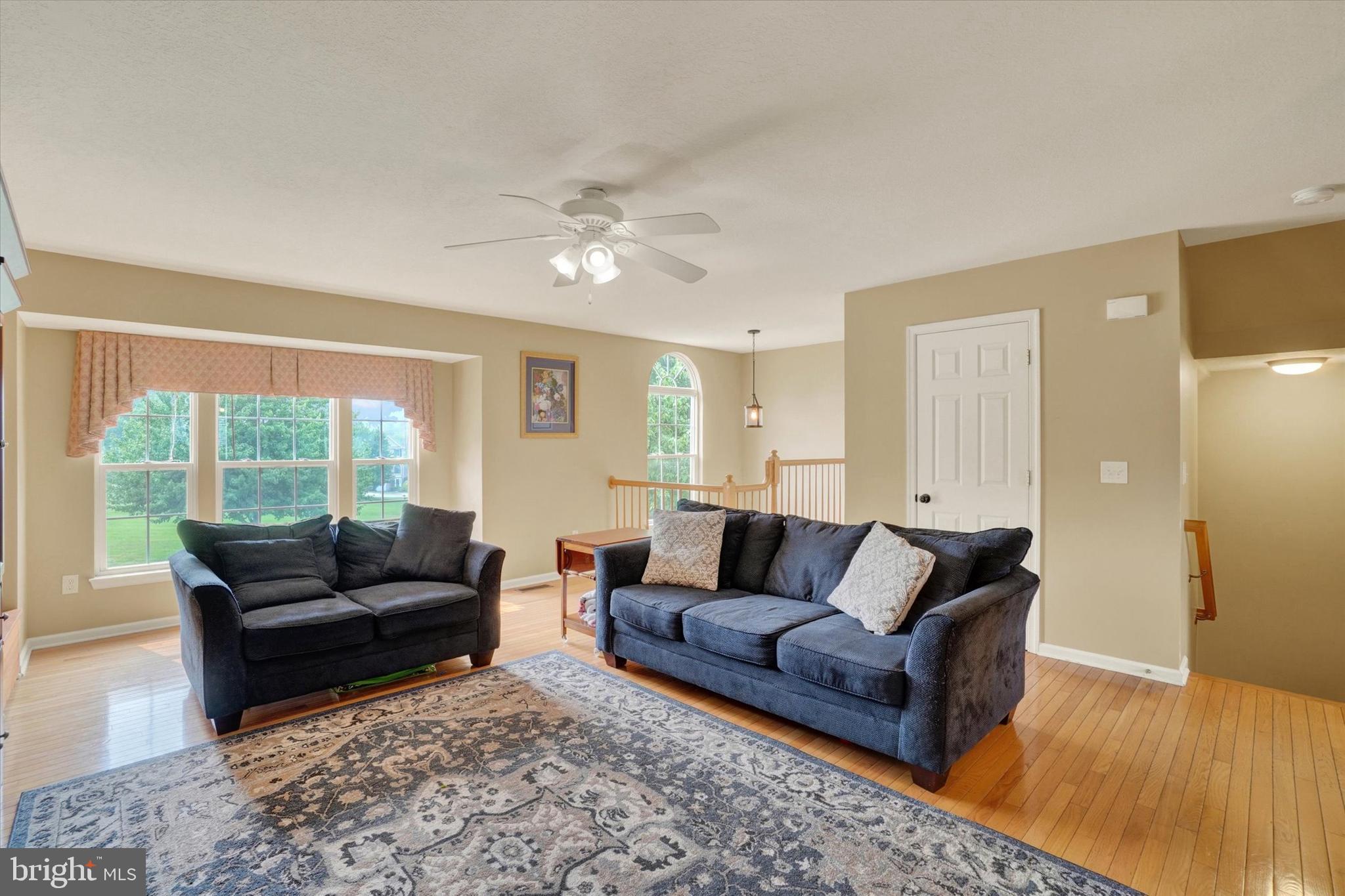 16899 ROOSEVELT LANE