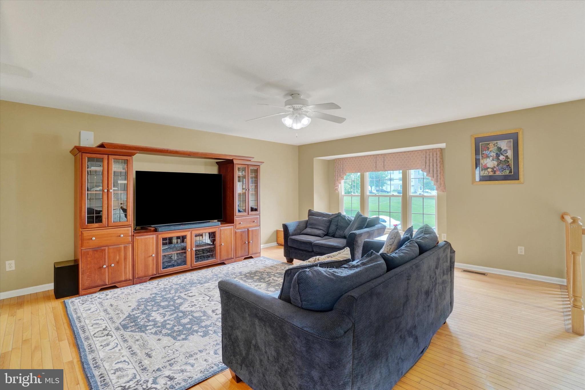 16899 ROOSEVELT LANE