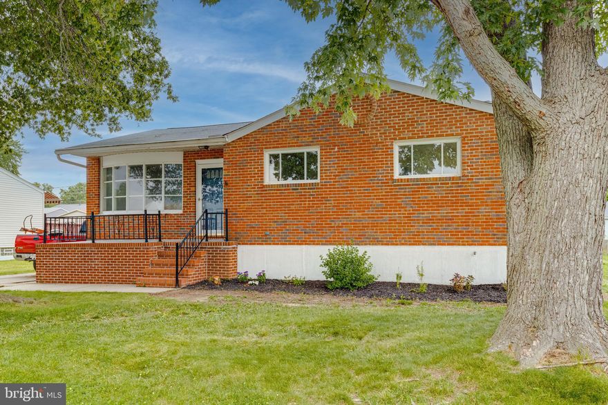 **$1,000 Selling agent bonus !!!!Stunning !!  3 bdr 2 full bath RANCHER.  New kitchen , flooring , bathrooms , huge lower level. Space for more rooms for sure. 

Large long driveway cam park 3 cars off street !  Room for a garage as well if buyer looking to add garage. Nice shed , nice flat back yard. Fully fenced. 

Don’t wait on this one !!!!!