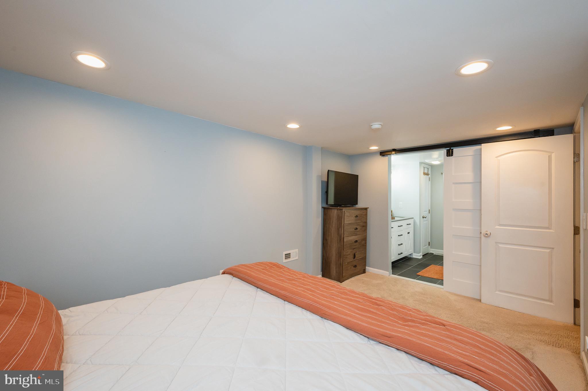 UPPER MAGOTHY BEACH - Residential