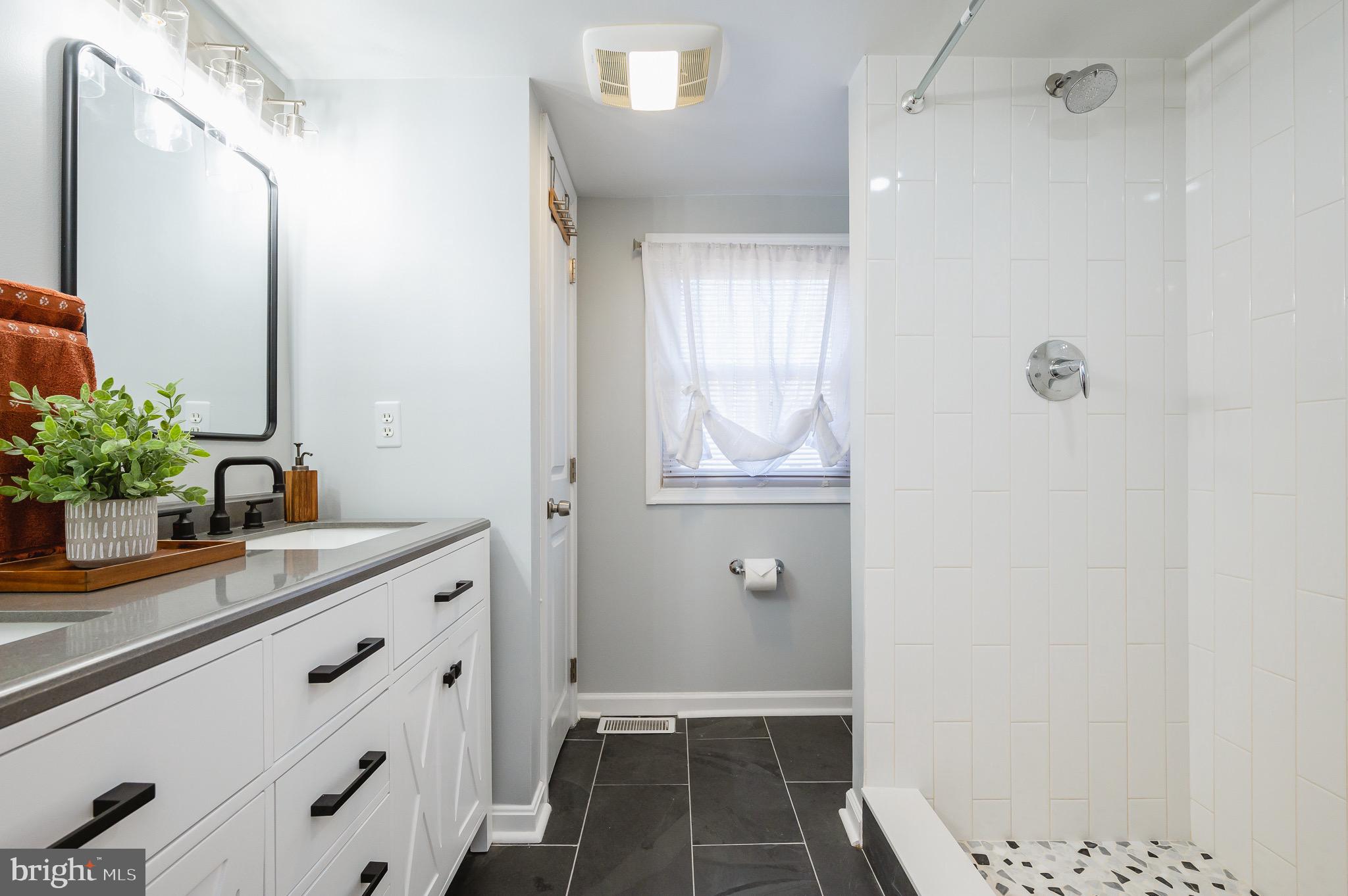 UPPER MAGOTHY BEACH - Residential