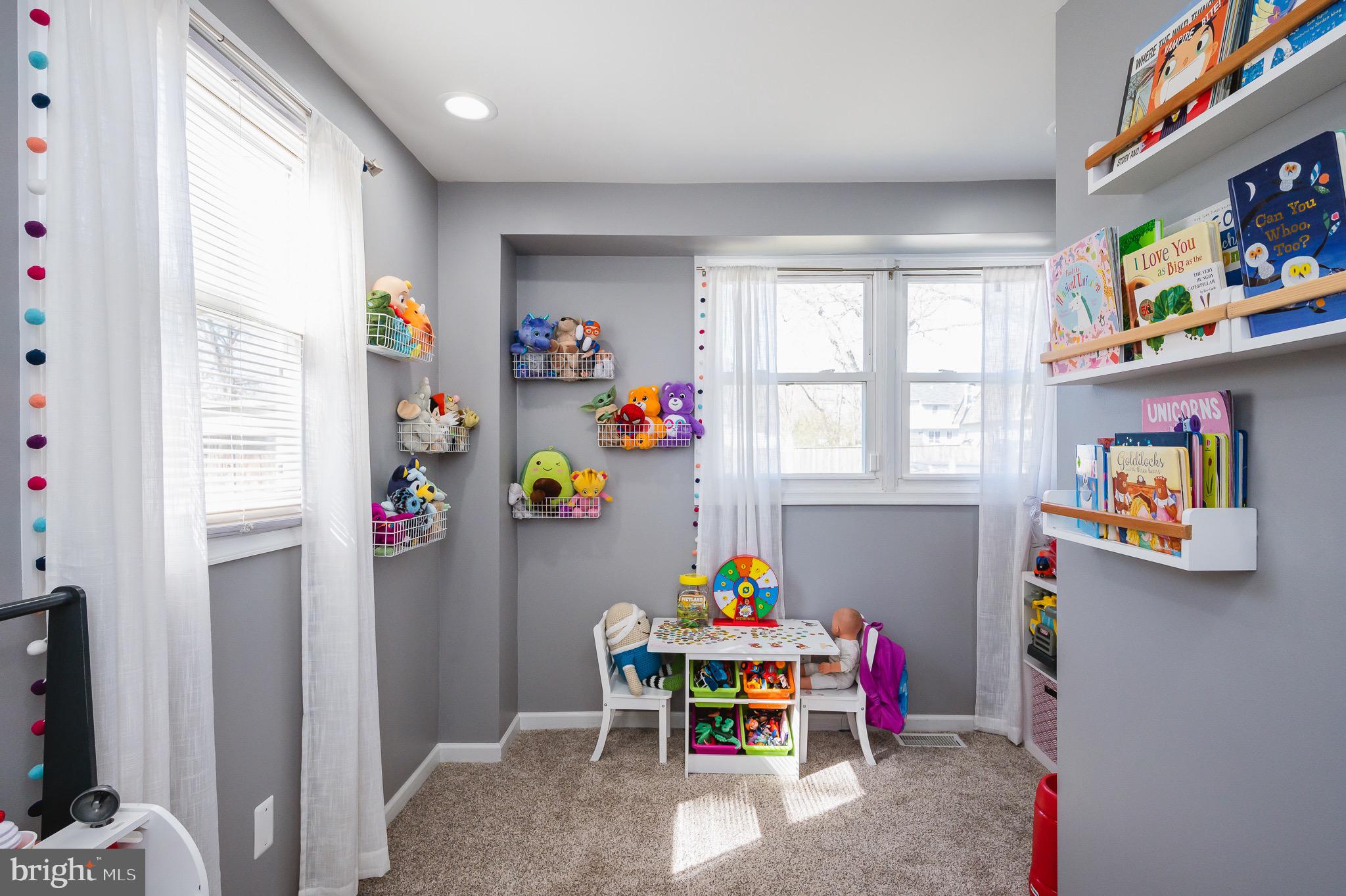 UPPER MAGOTHY BEACH - Residential