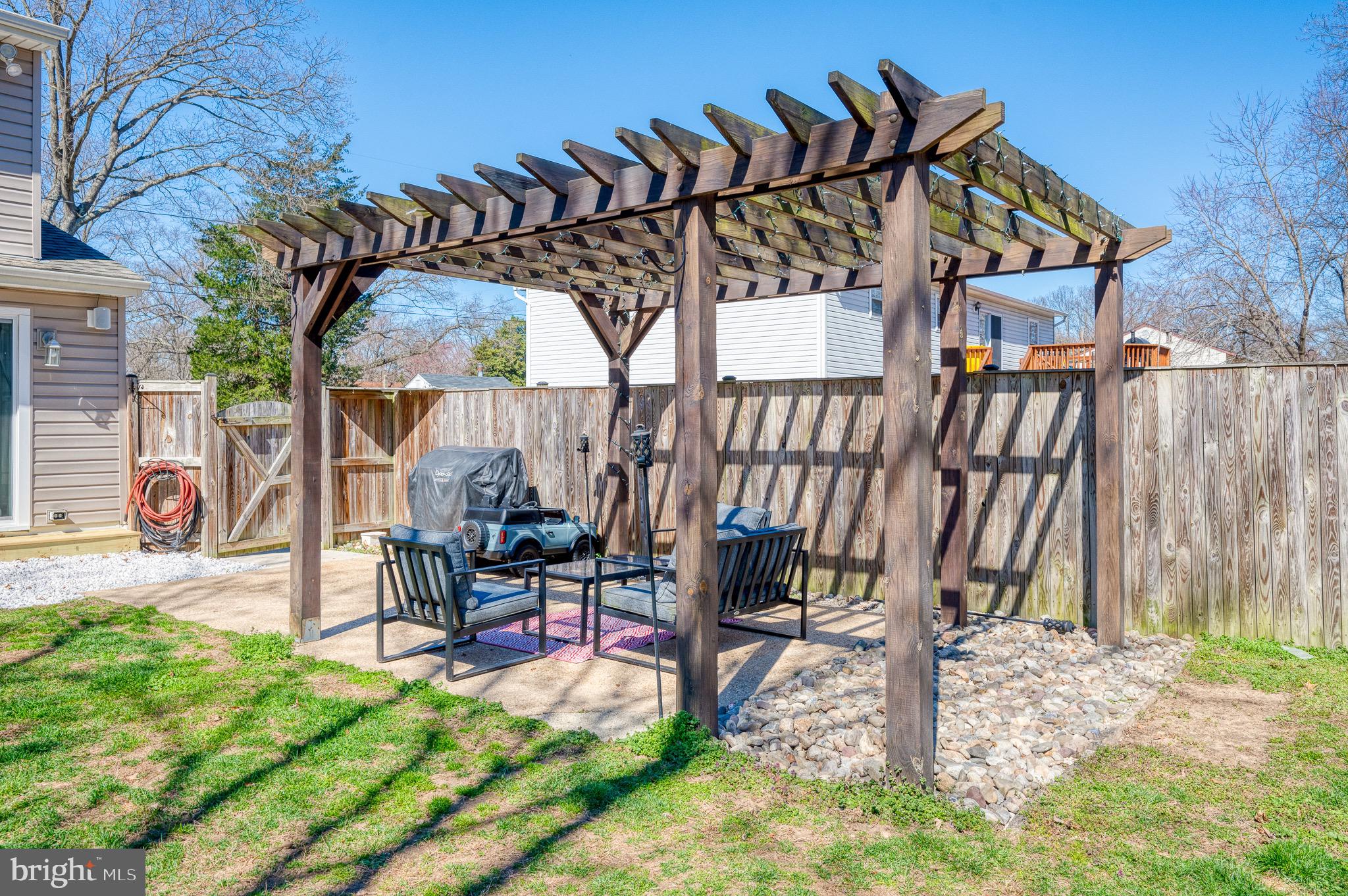 UPPER MAGOTHY BEACH - Residential