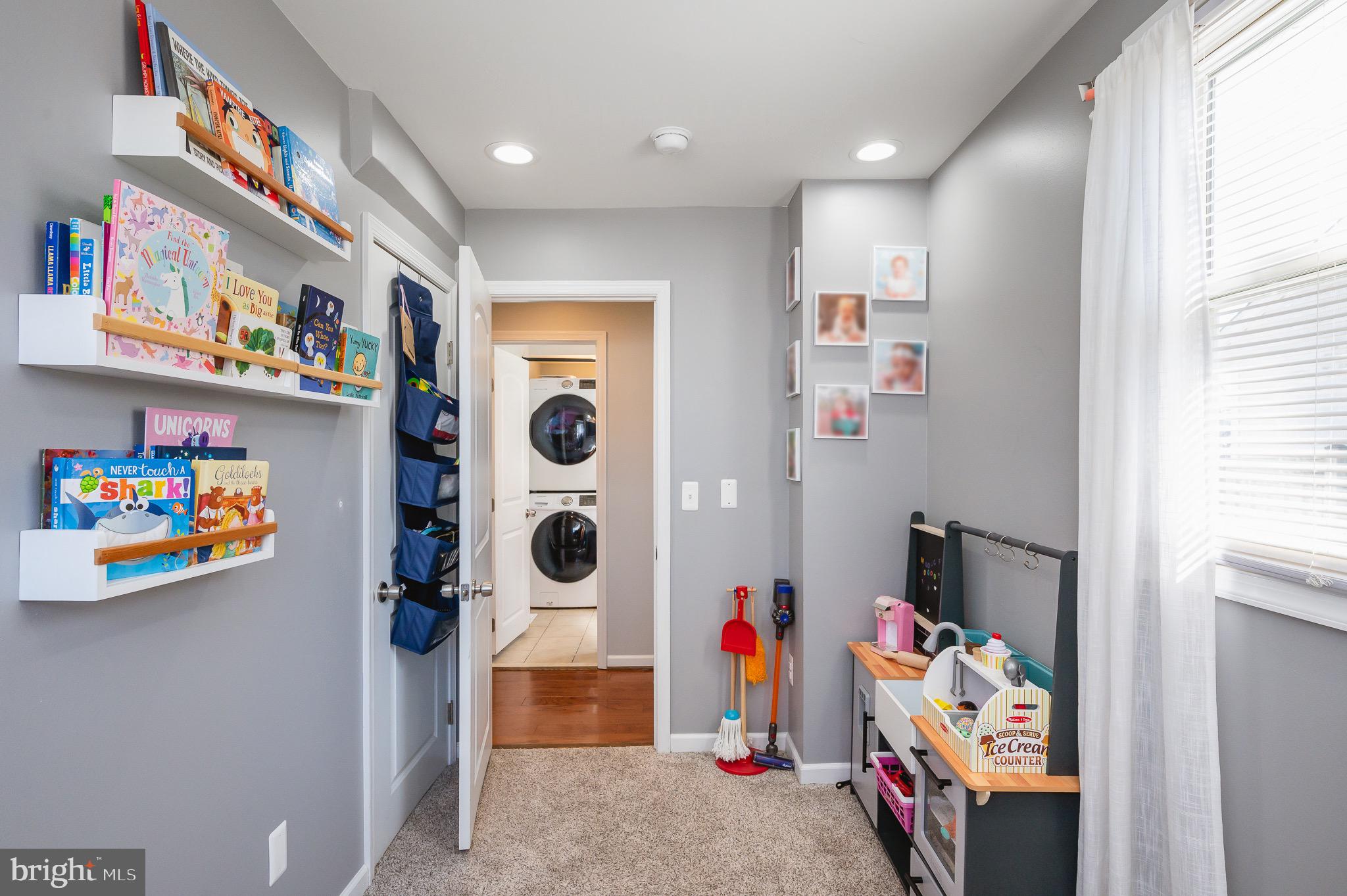 UPPER MAGOTHY BEACH - Residential