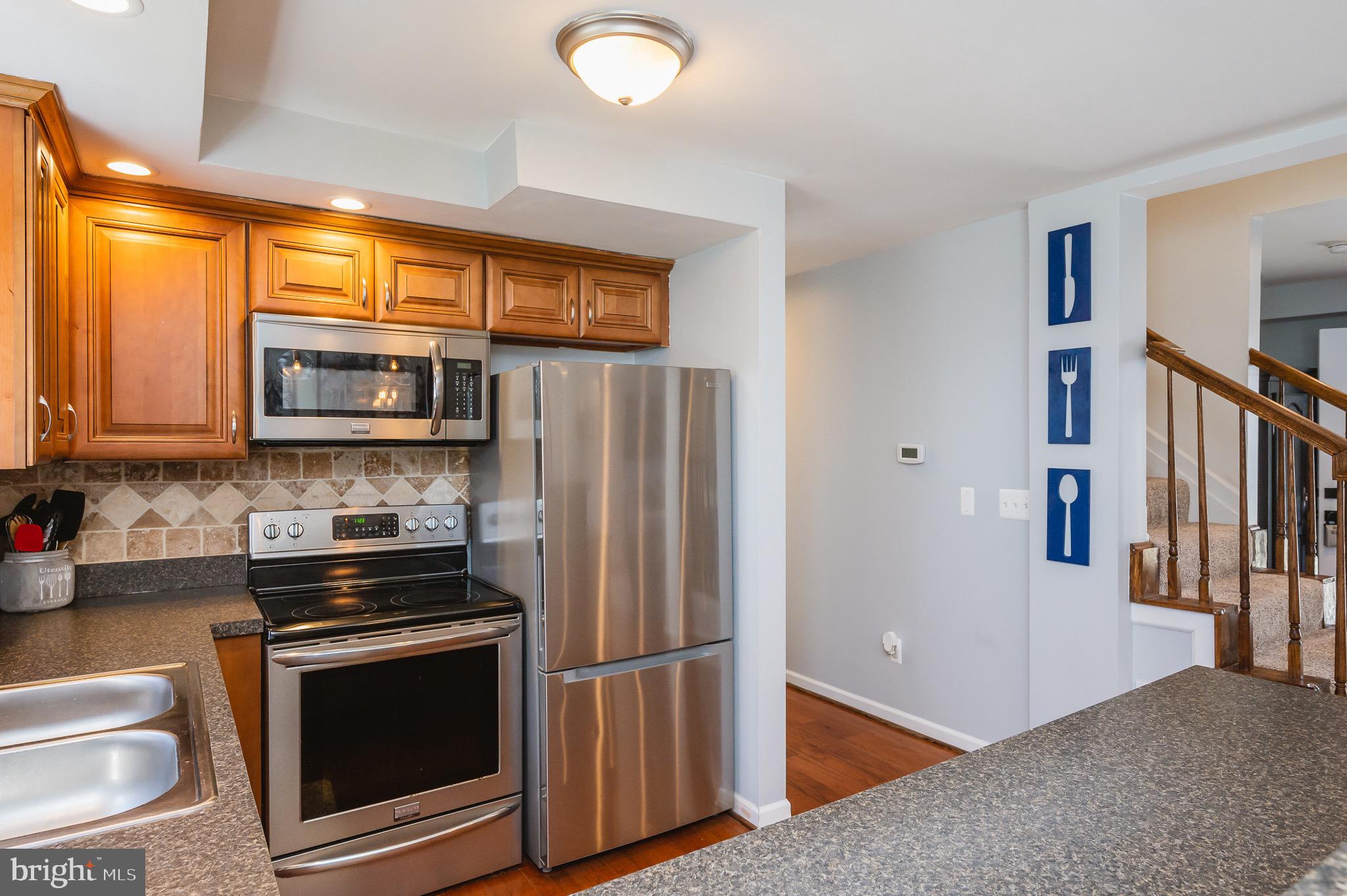 UPPER MAGOTHY BEACH - Residential