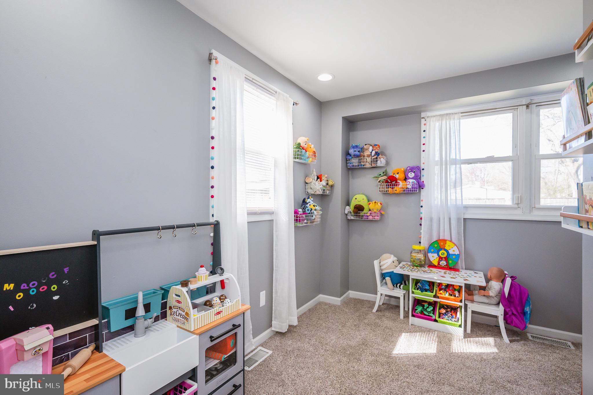 UPPER MAGOTHY BEACH - Residential