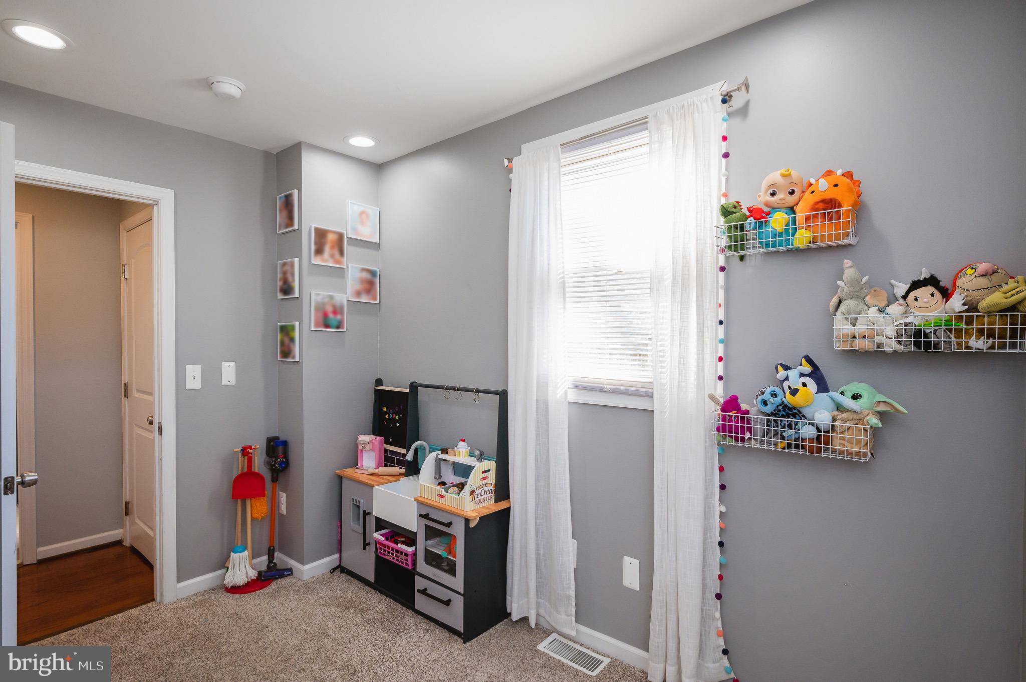 UPPER MAGOTHY BEACH - Residential