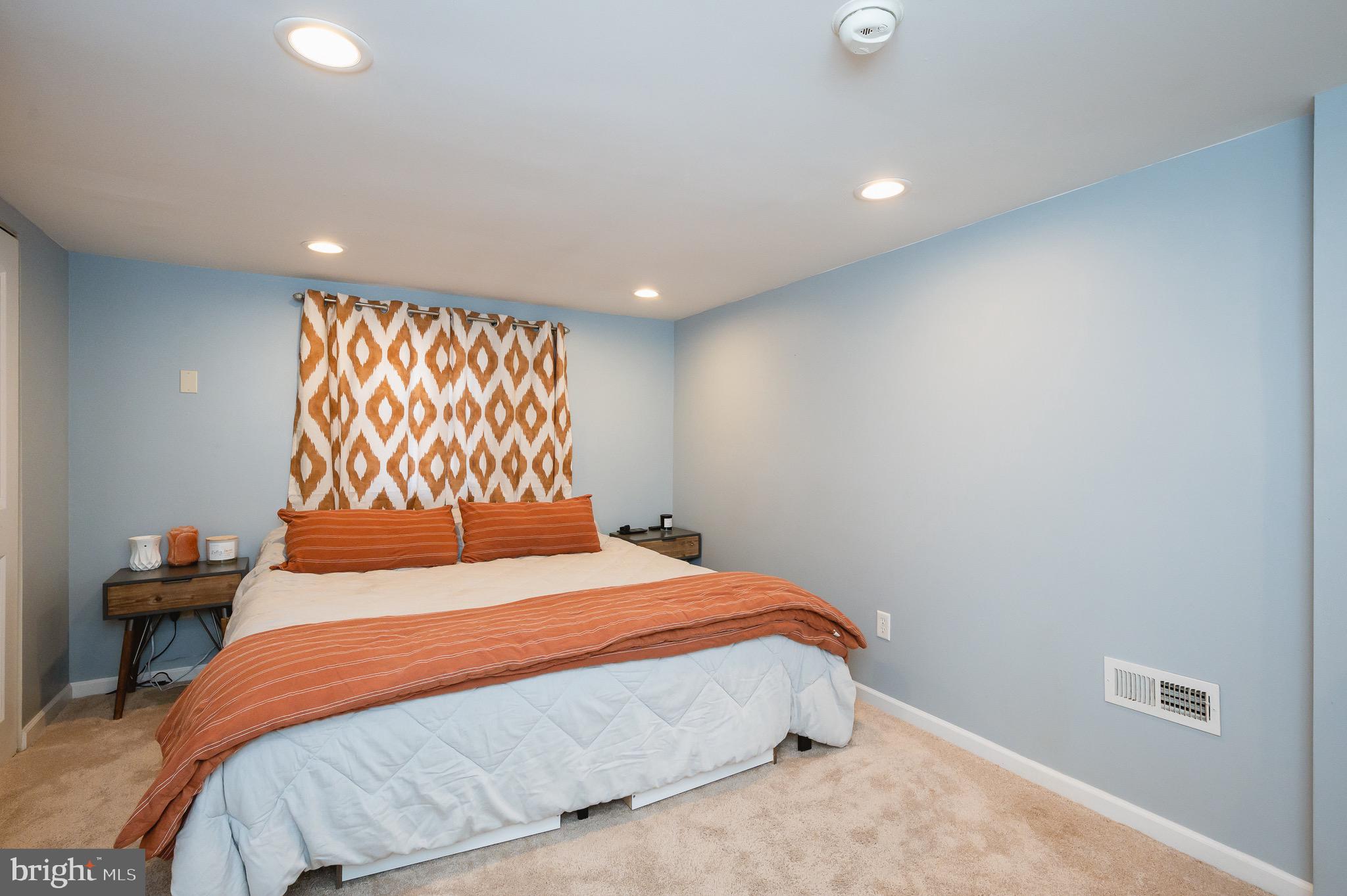 UPPER MAGOTHY BEACH - Residential