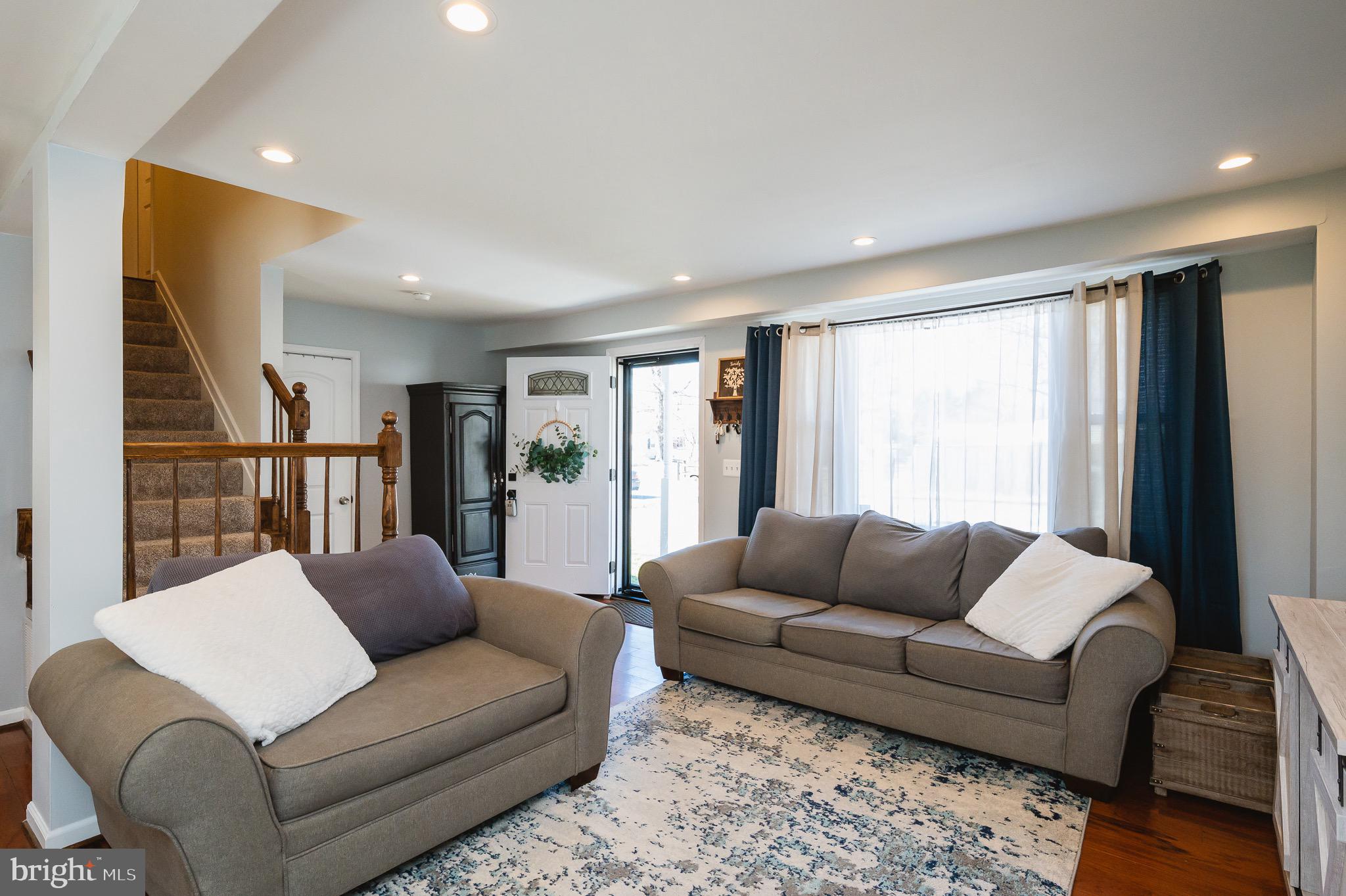 UPPER MAGOTHY BEACH - Residential