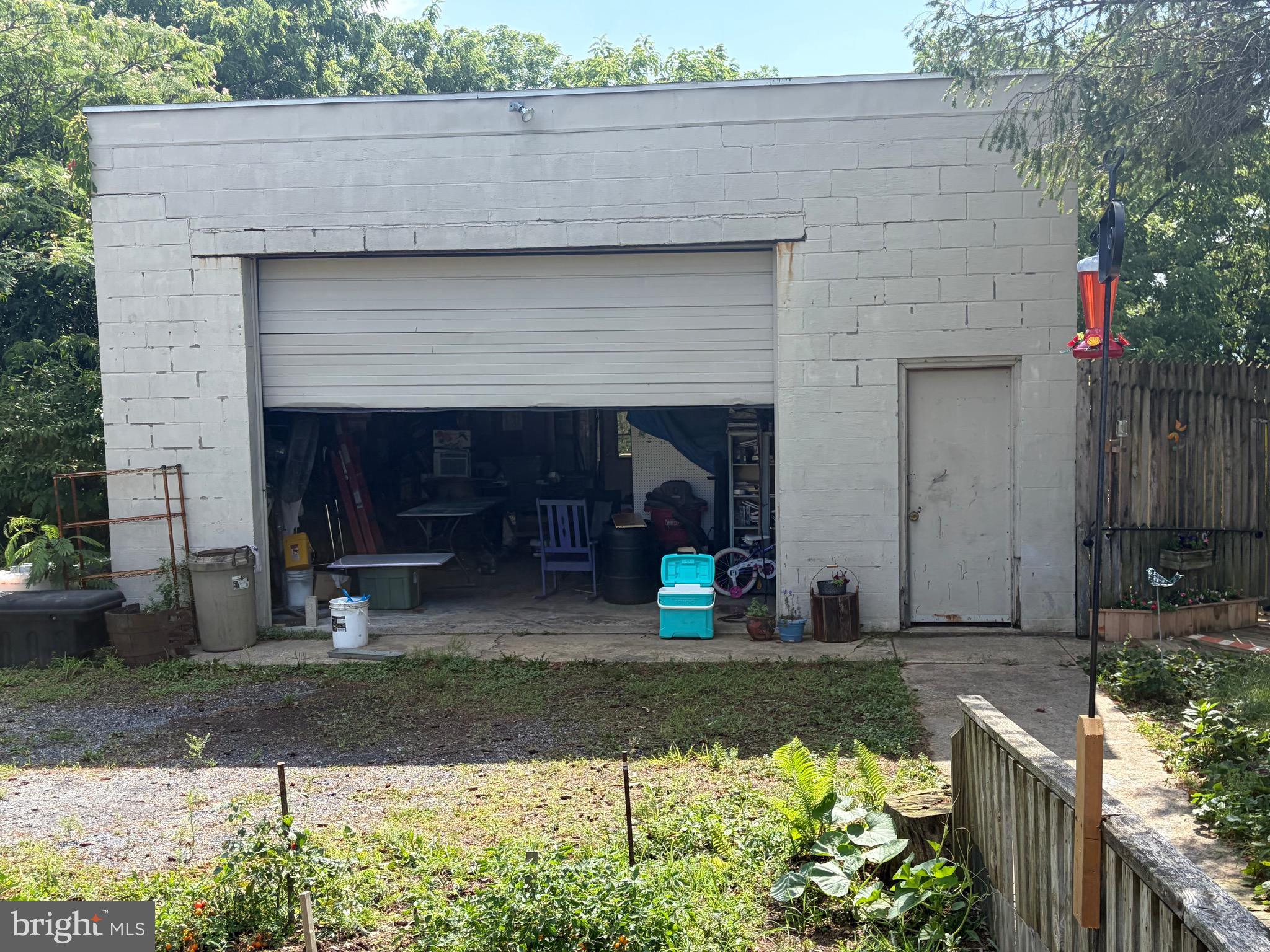 90 CHERRY ALLEY