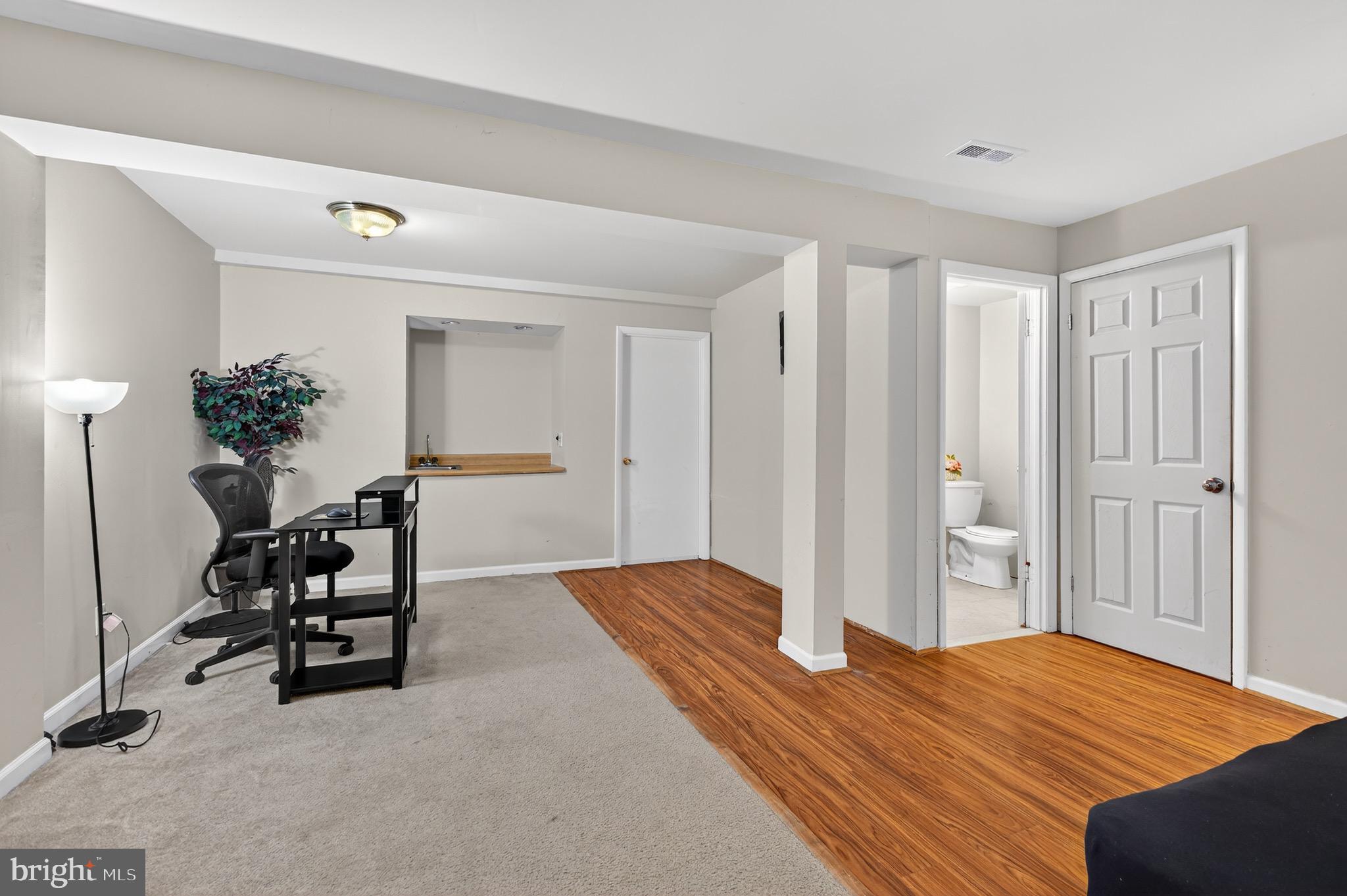 COUNTRY RD TOWNHOUSES - Residential