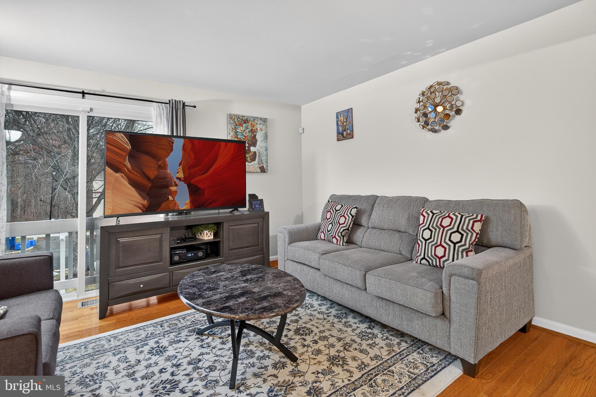 COUNTRY RD TOWNHOUSES - Residential