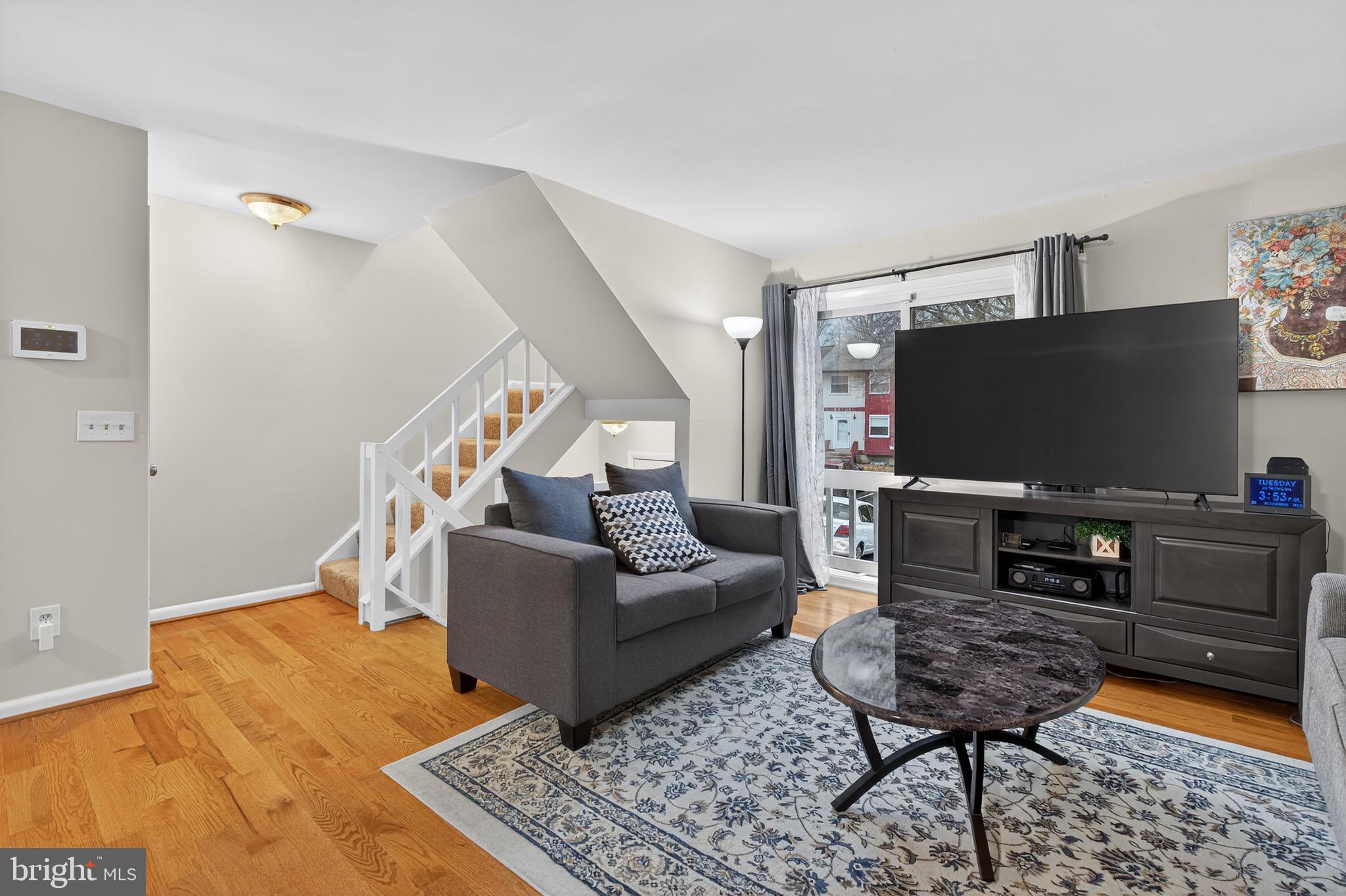 COUNTRY RD TOWNHOUSES - Residential