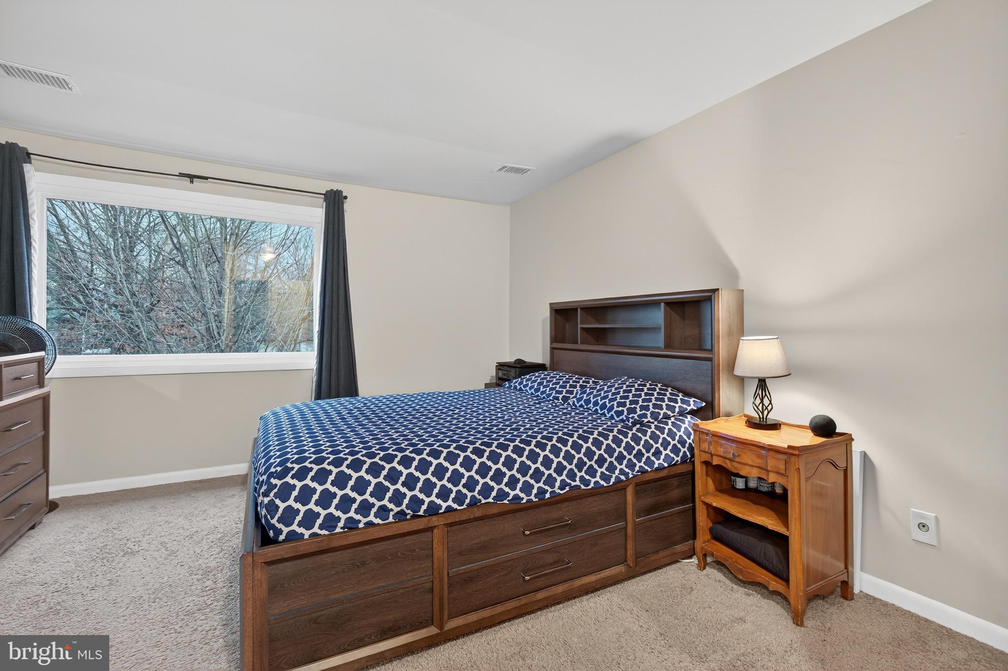 COUNTRY RD TOWNHOUSES - Residential