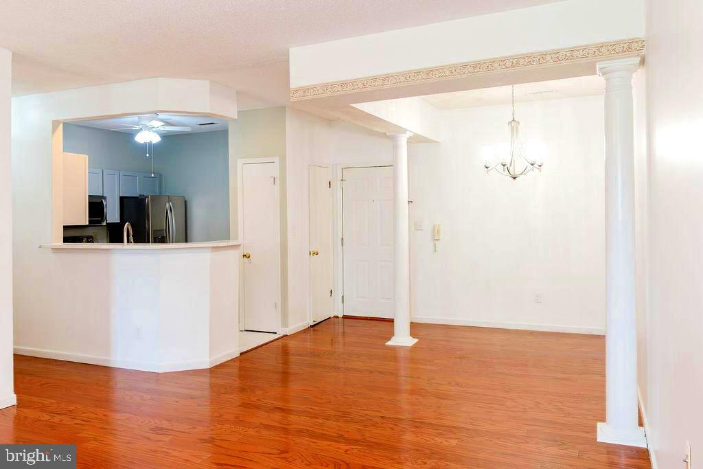BRISTOL PARK - Residential