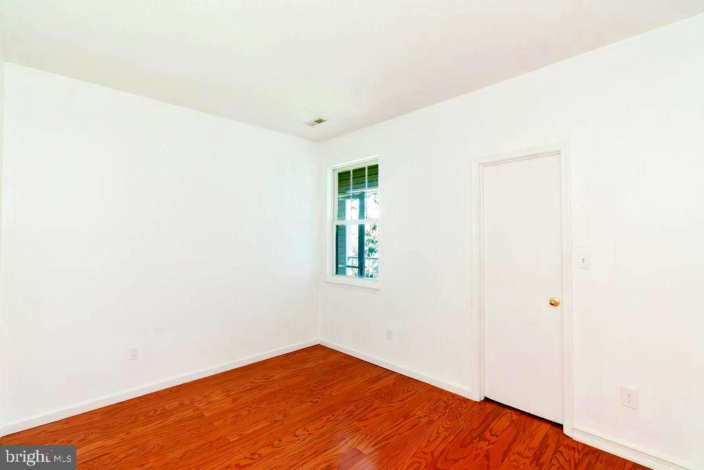 BRISTOL PARK - Residential
