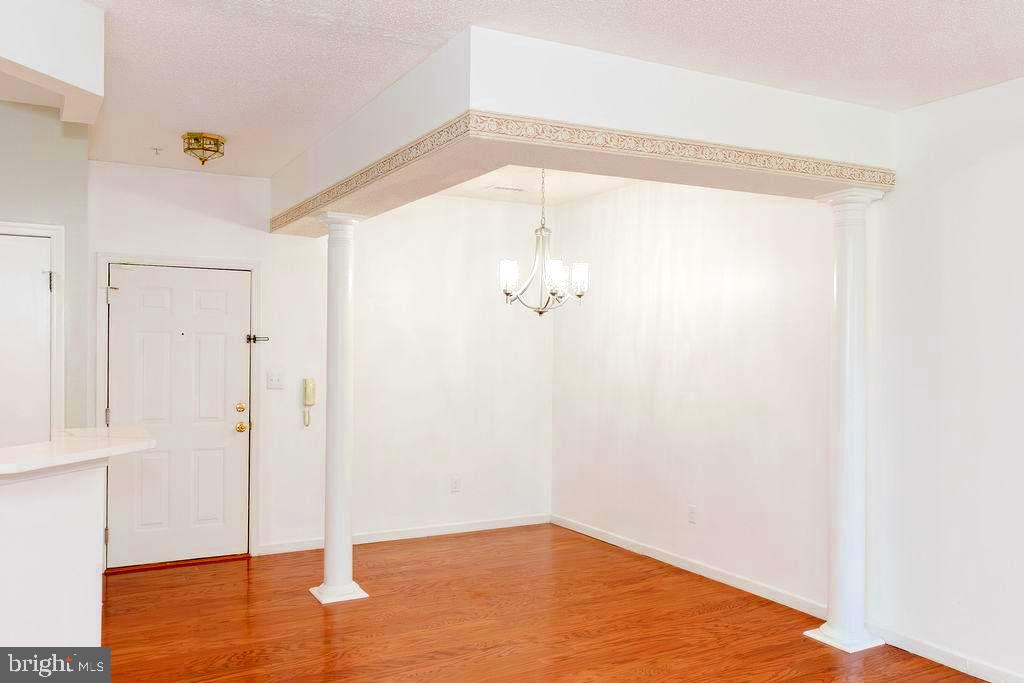 BRISTOL PARK - Residential