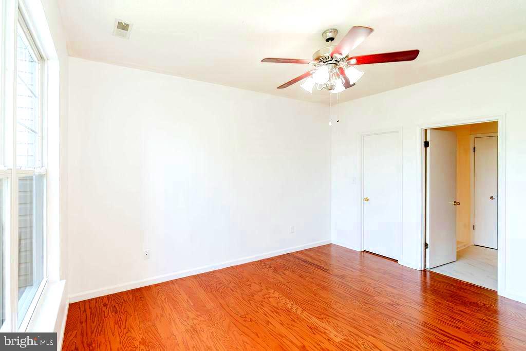 BRISTOL PARK - Residential