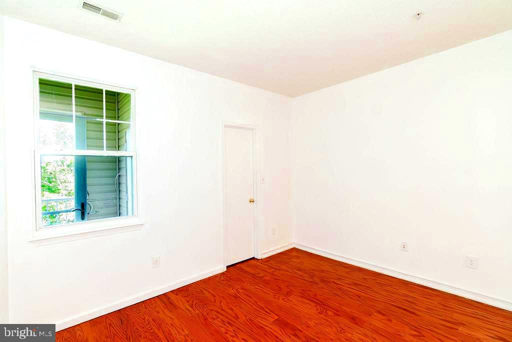 BRISTOL PARK - Residential