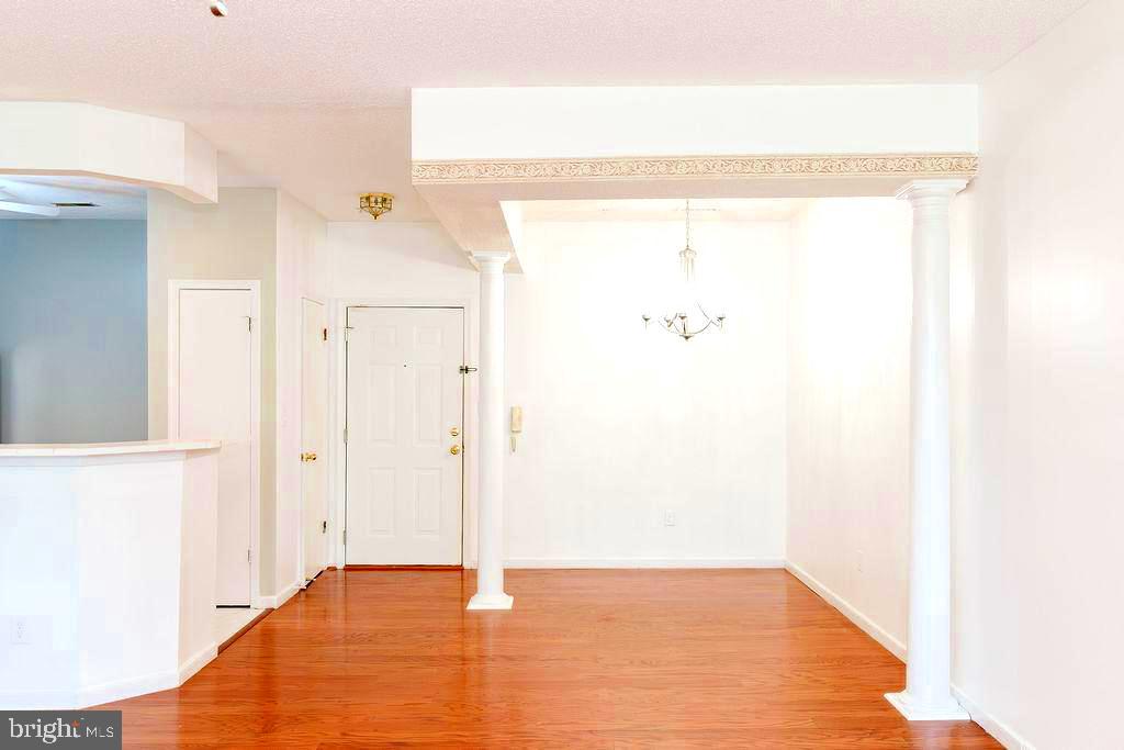 BRISTOL PARK - Residential