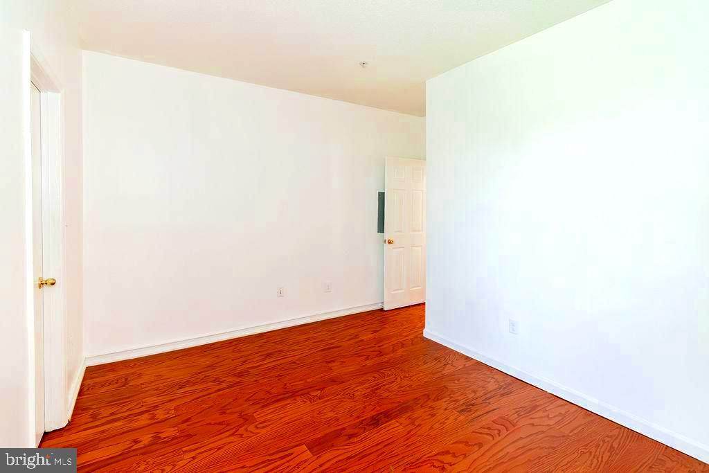BRISTOL PARK - Residential