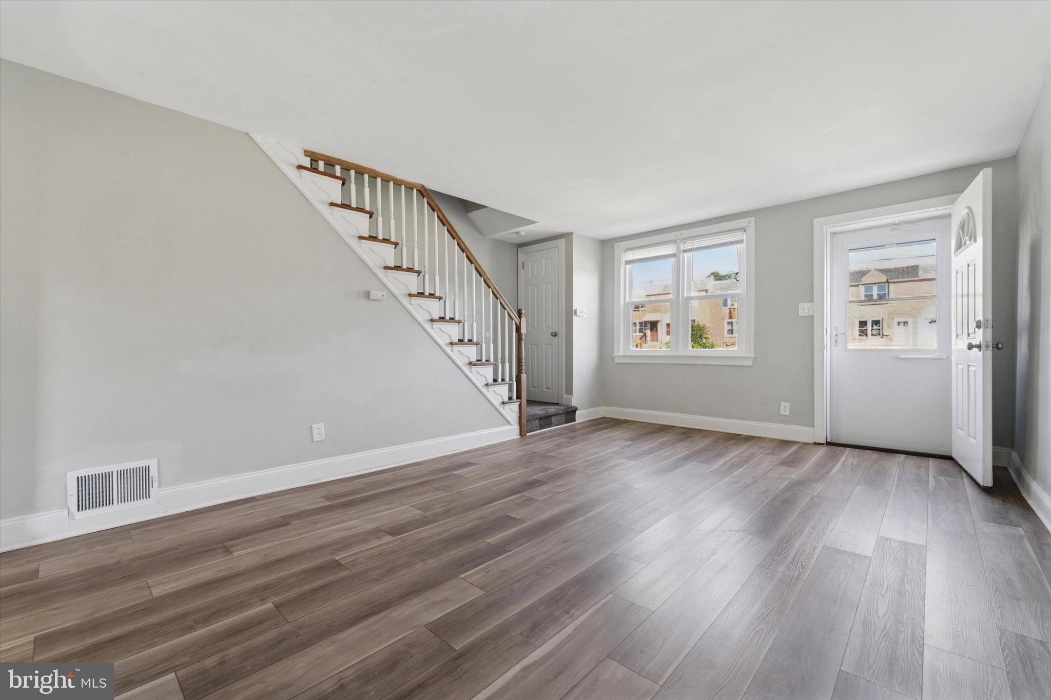 204 W WASHINGTON AVENUE