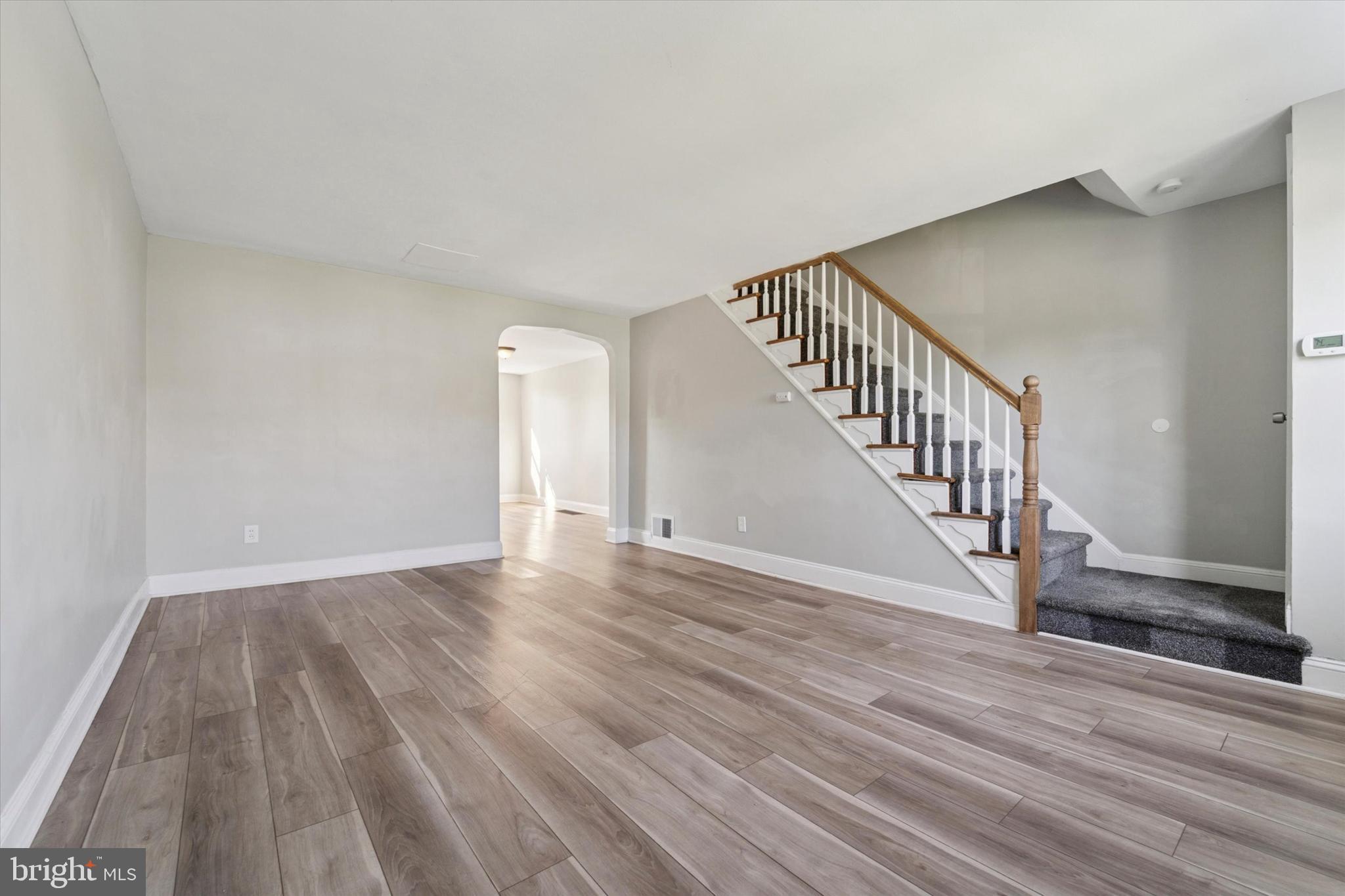 204 W WASHINGTON AVENUE