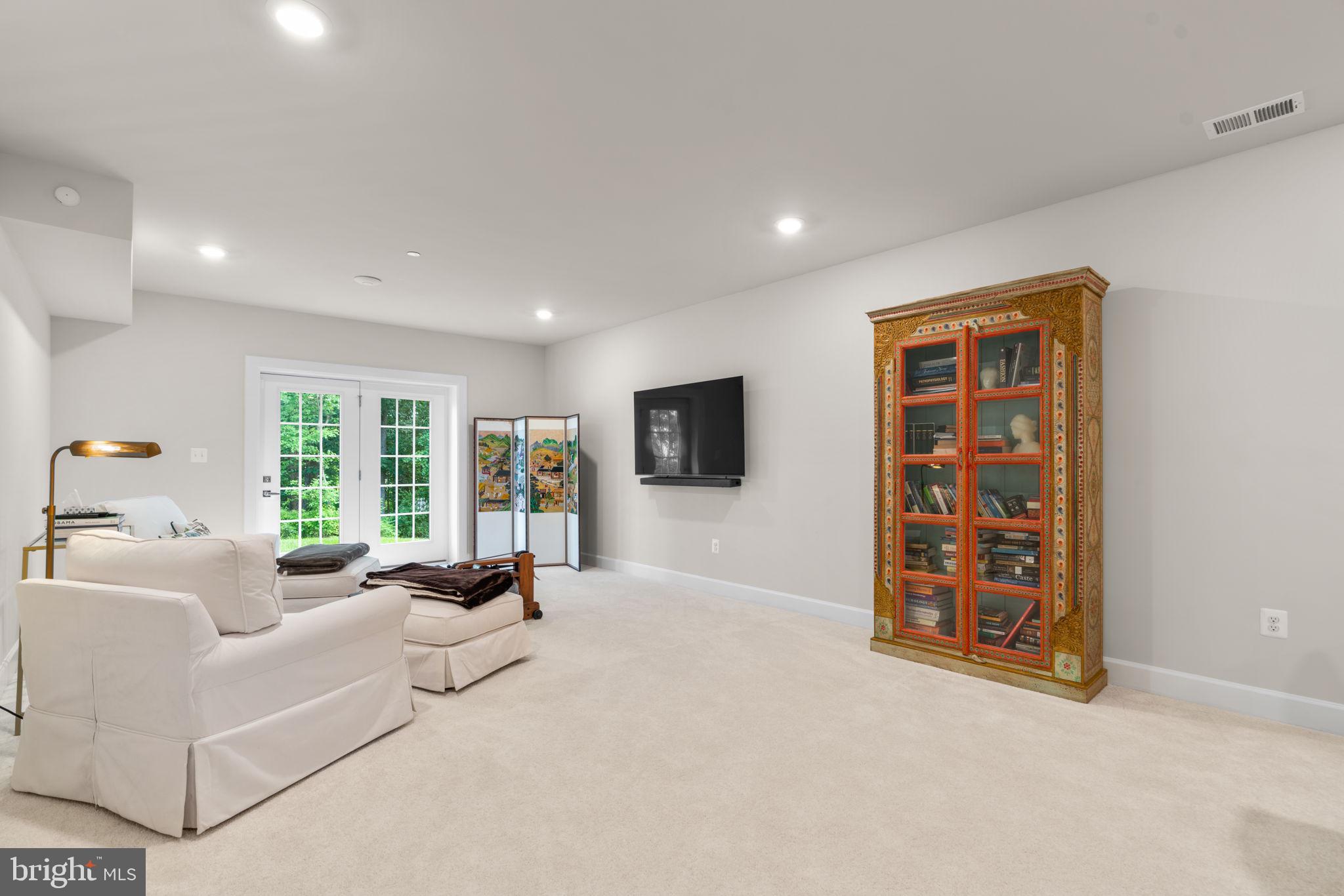 TURF VALLEY - Residential