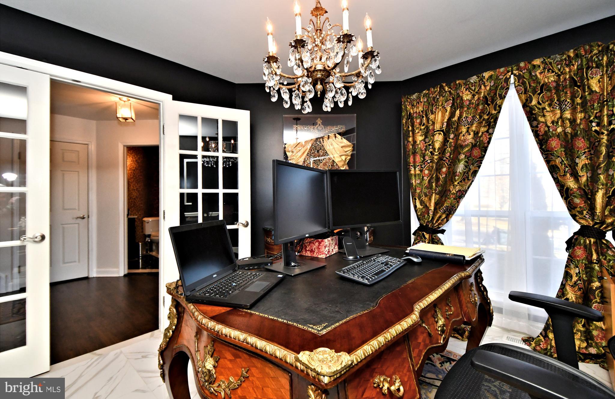 PINE CREST - Residential