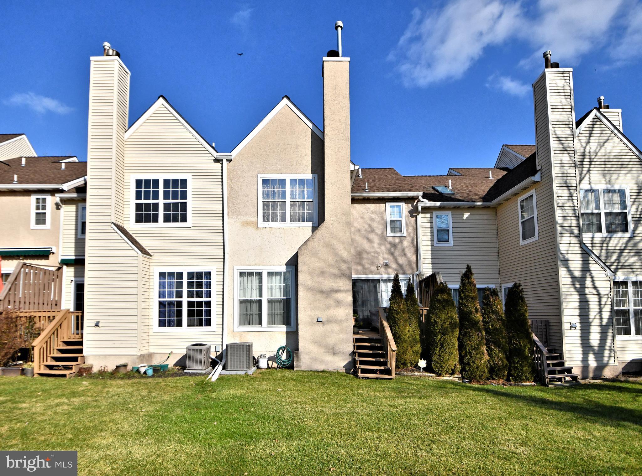 PINE CREST - Residential