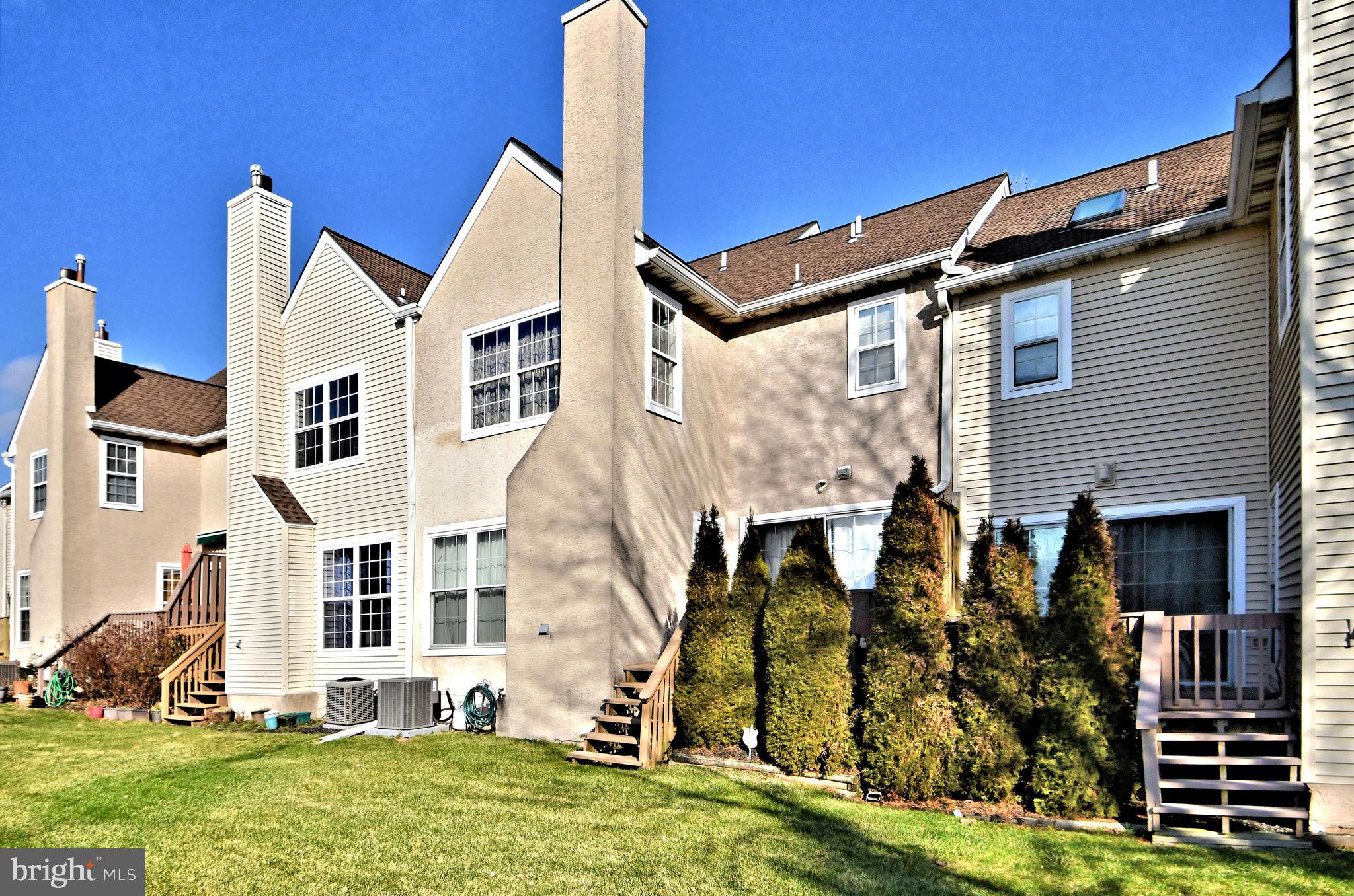 PINE CREST - Residential