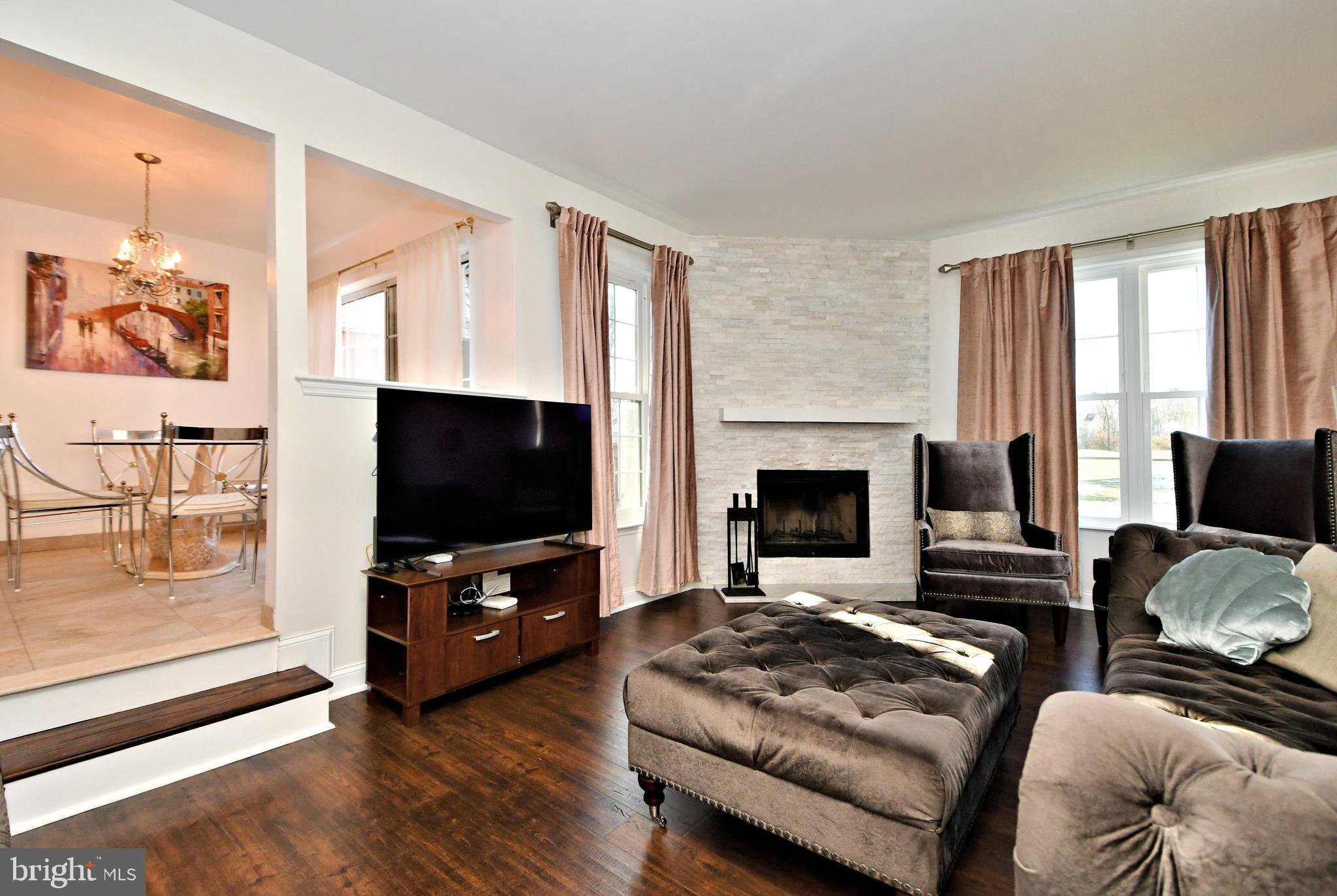 PINE CREST - Residential