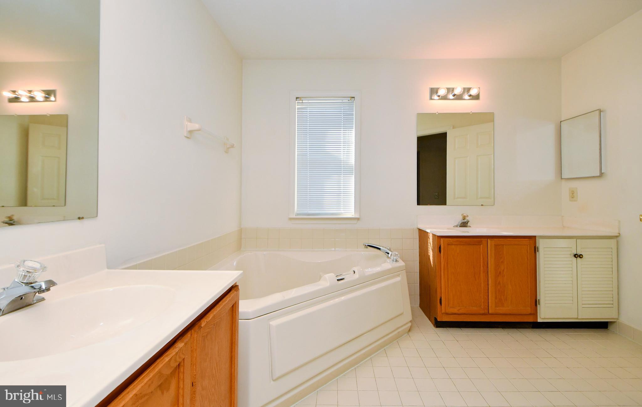 PINE CREST - Residential