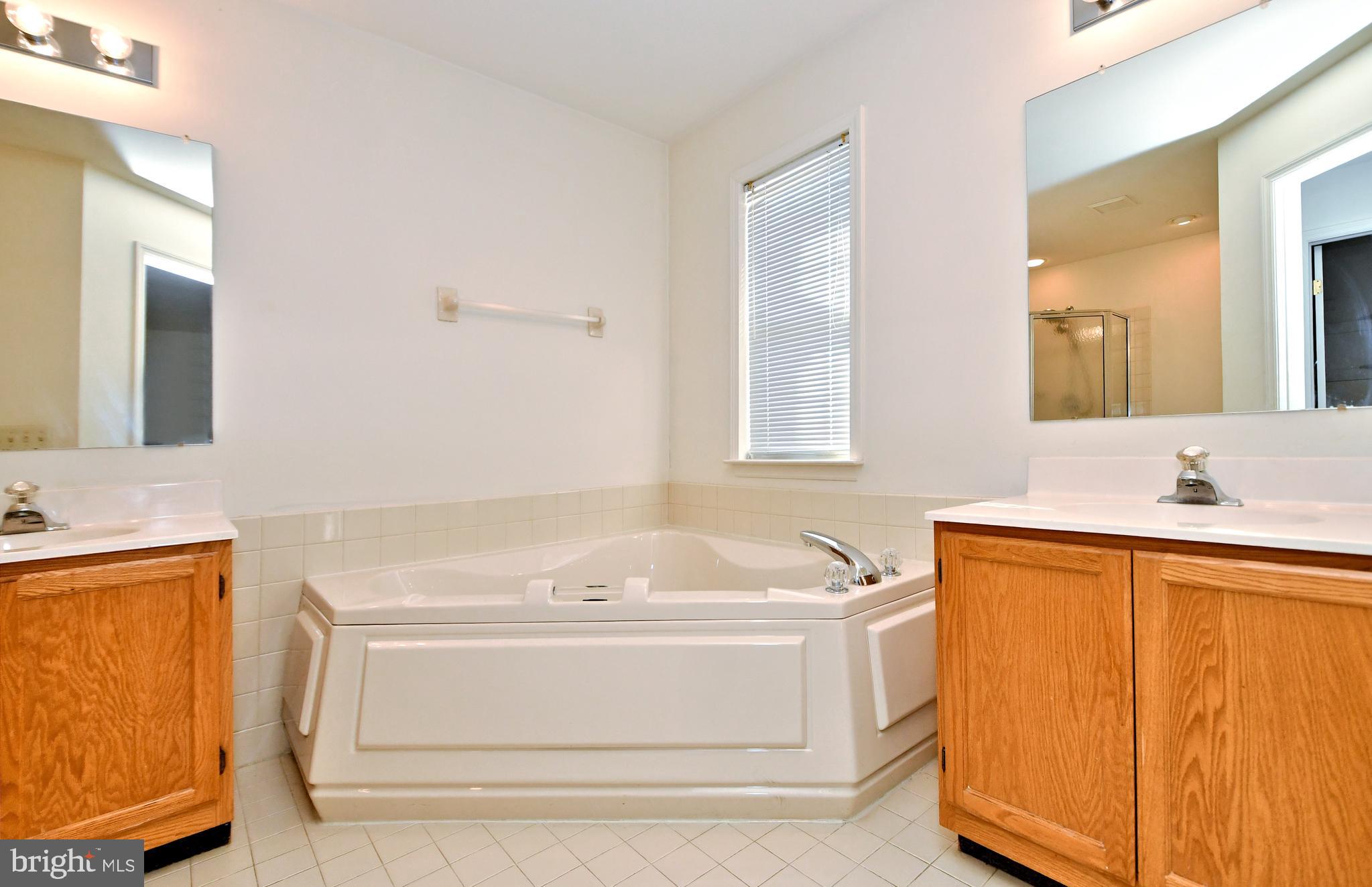 PINE CREST - Residential