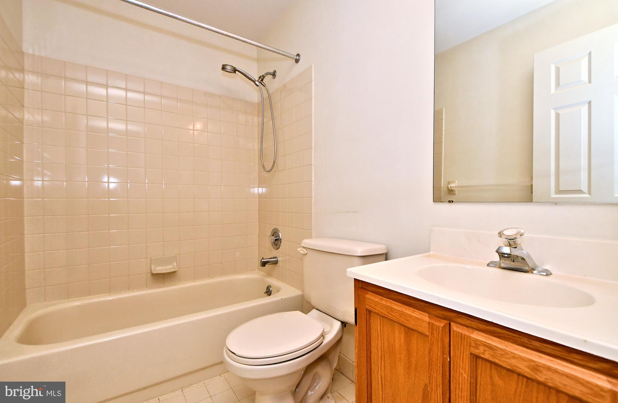 PINE CREST - Residential