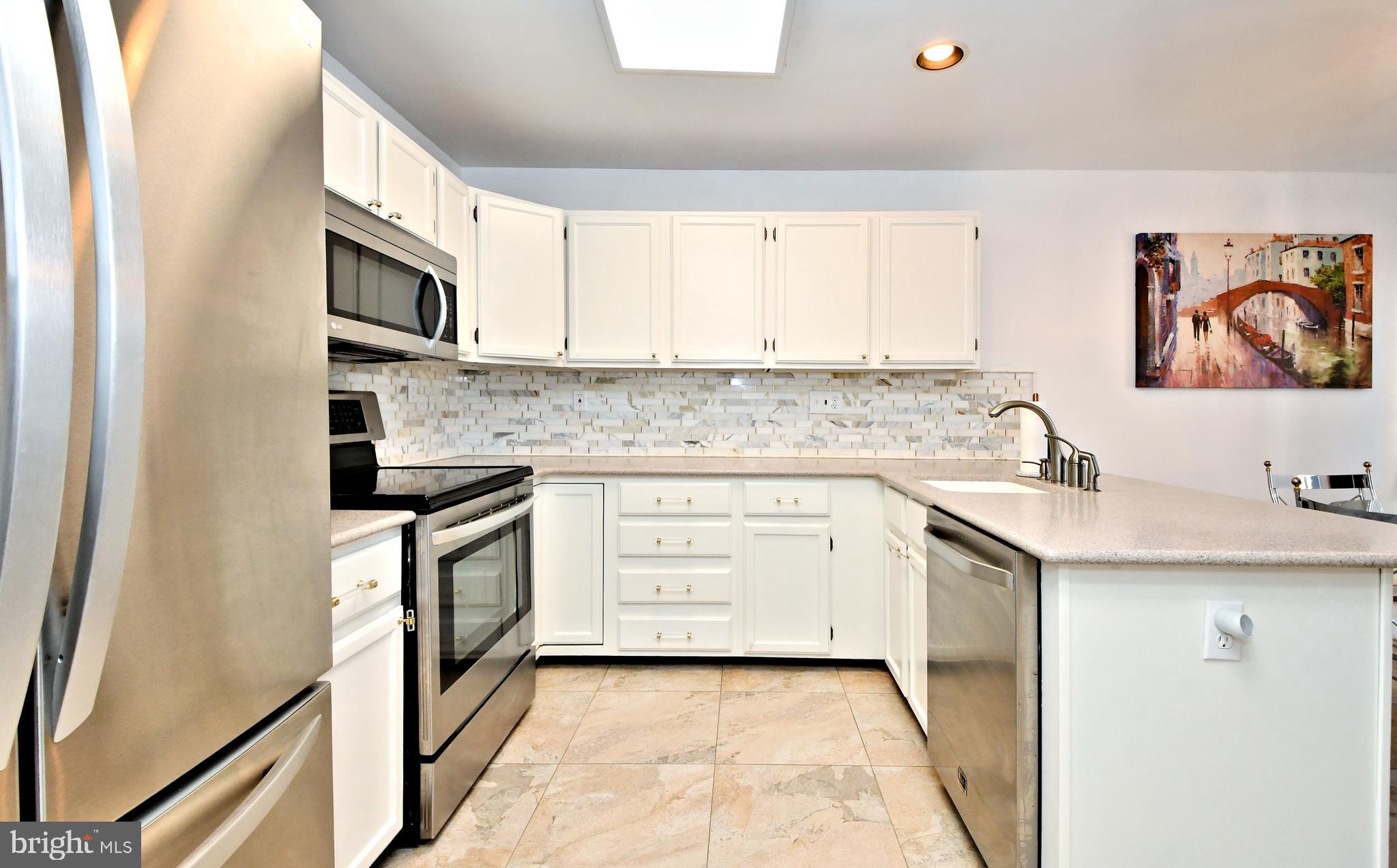 PINE CREST - Residential