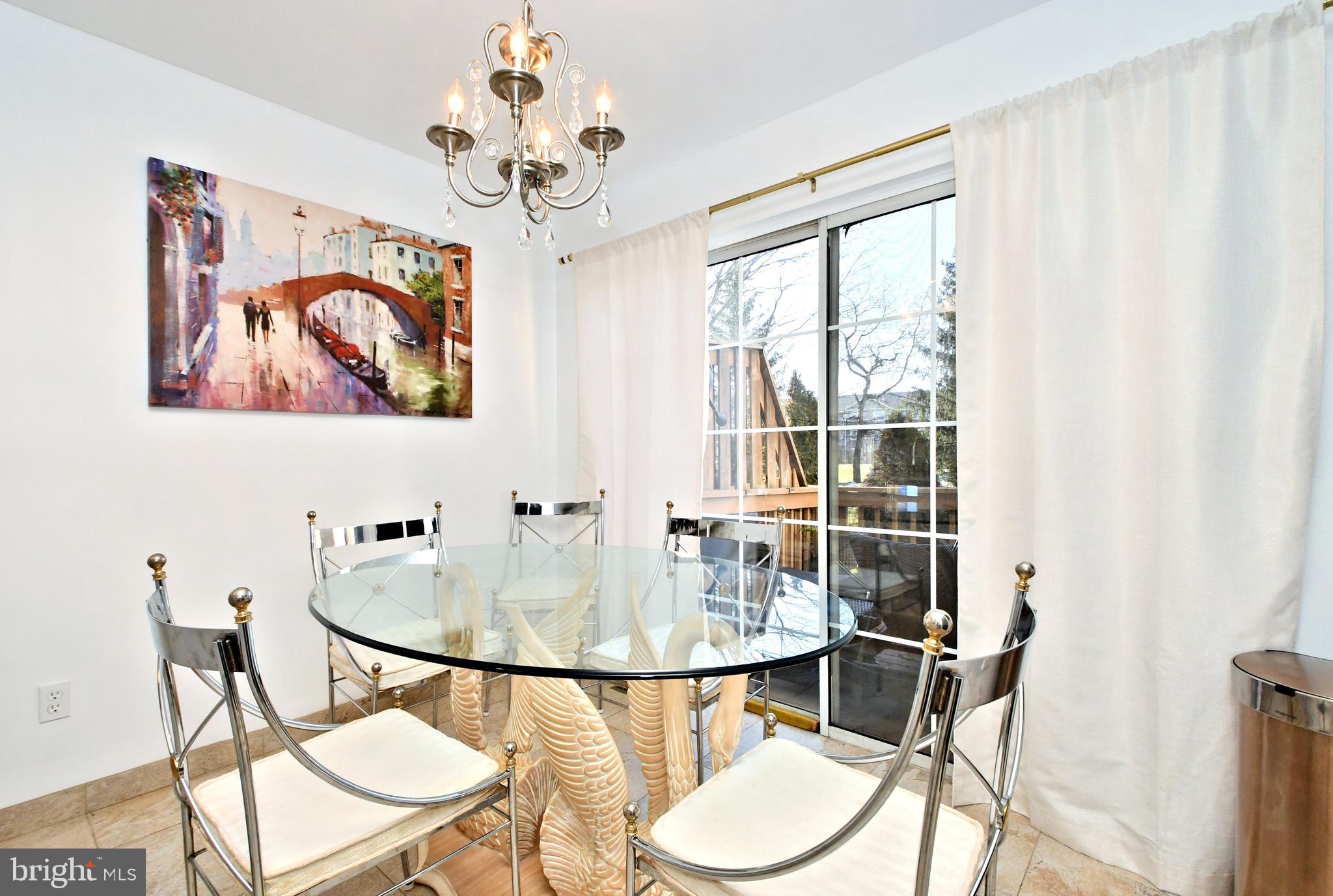 PINE CREST - Residential